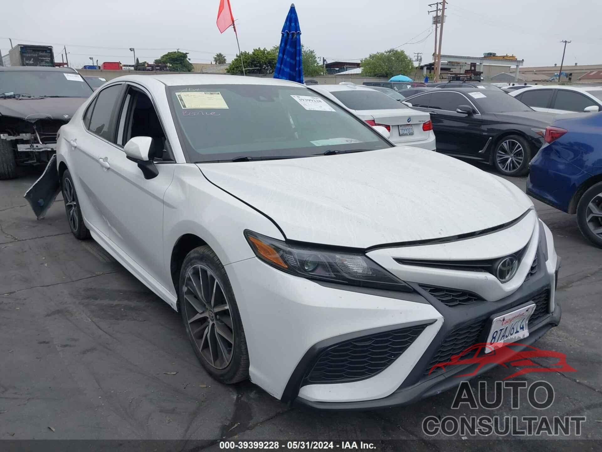 TOYOTA CAMRY 2021 - 4T1G11AK5MU403418