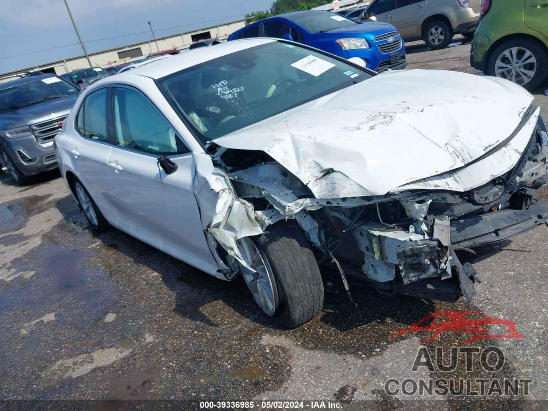 TOYOTA CAMRY 2022 - 4T1C11AK1NU665601
