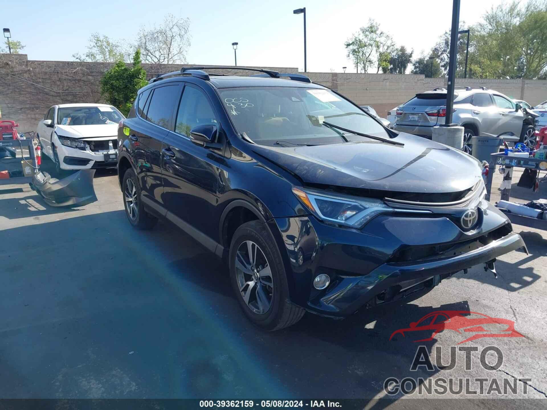 TOYOTA RAV4 2017 - JTMWFREV9HD095650