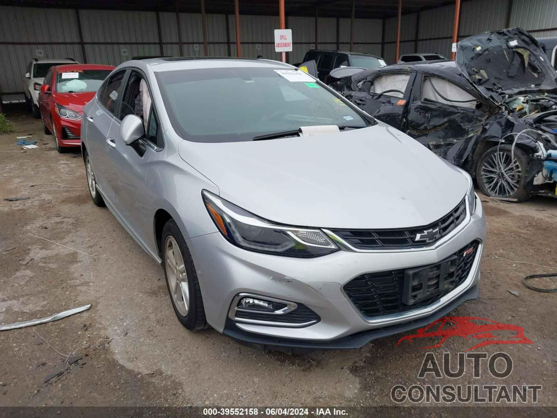 CHEVROLET CRUZE 2018 - 1G1BE5SM0J7215712