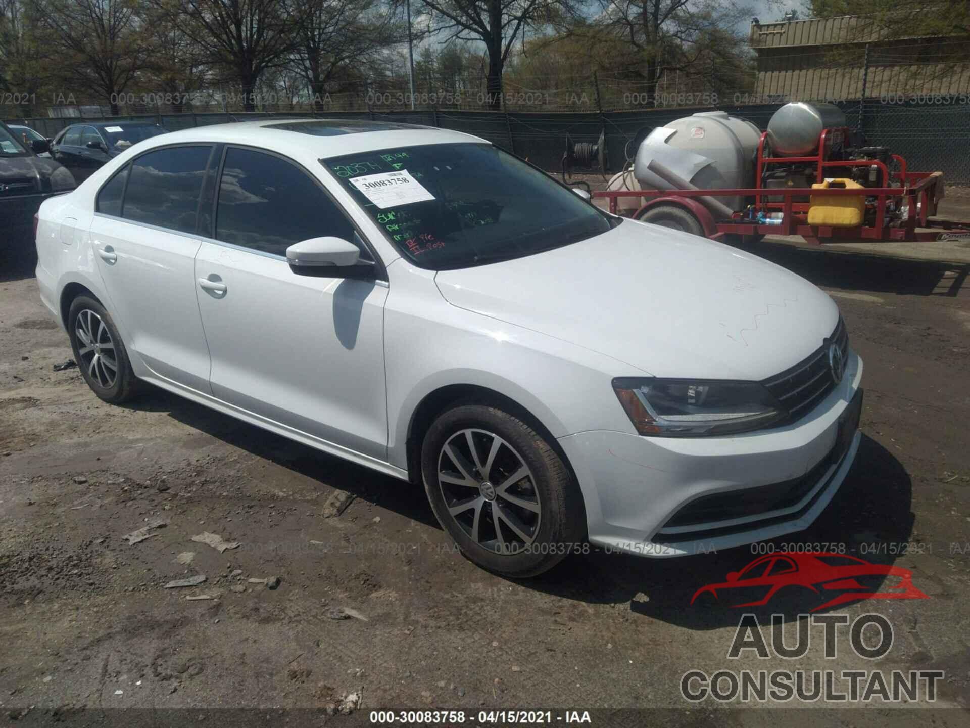 VOLKSWAGEN JETTA 2018 - 3VWDB7AJ5JM261325