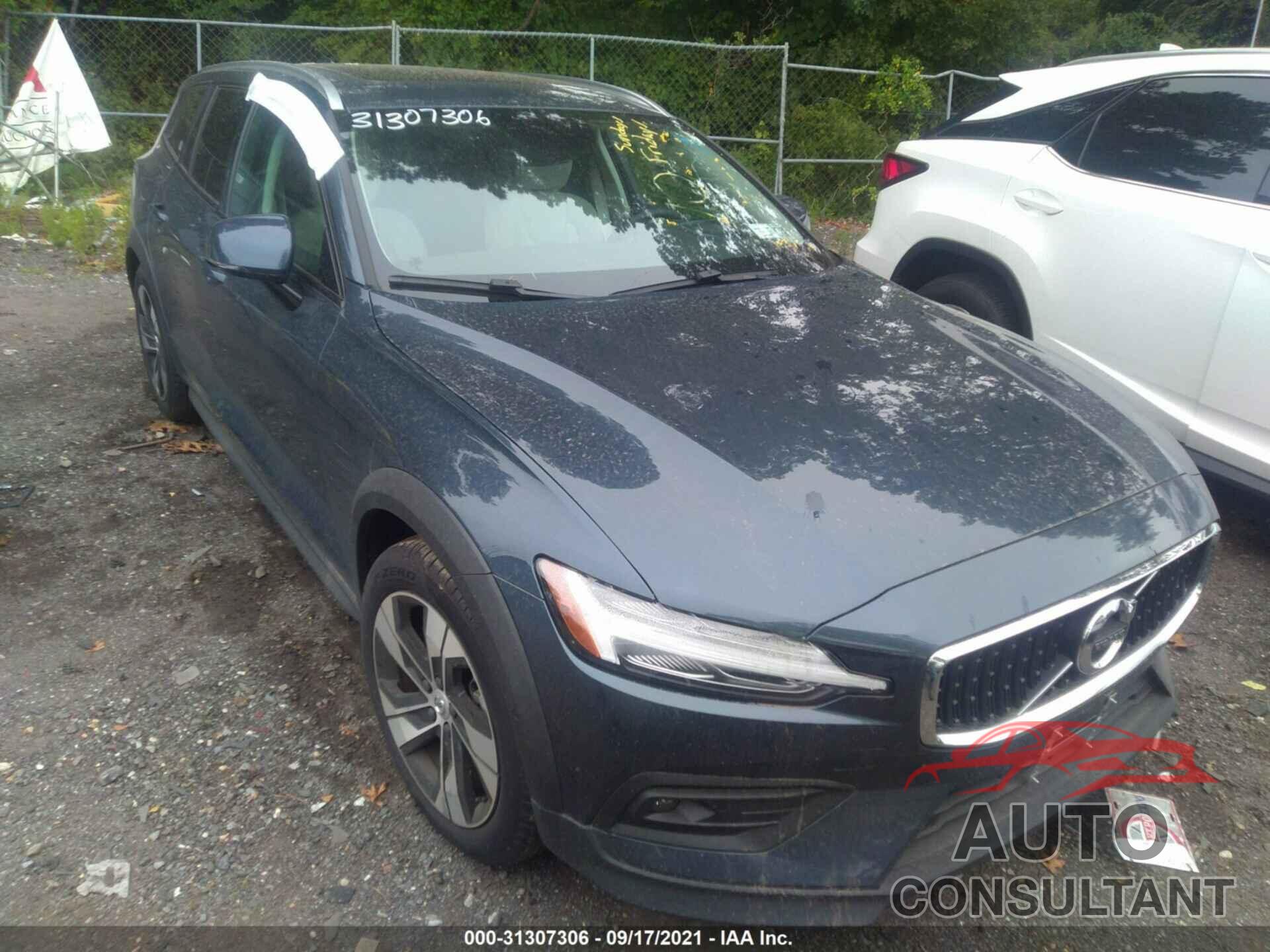 VOLVO V60 CROSS COUNTRY 2021 - YV4102WK8M1069315