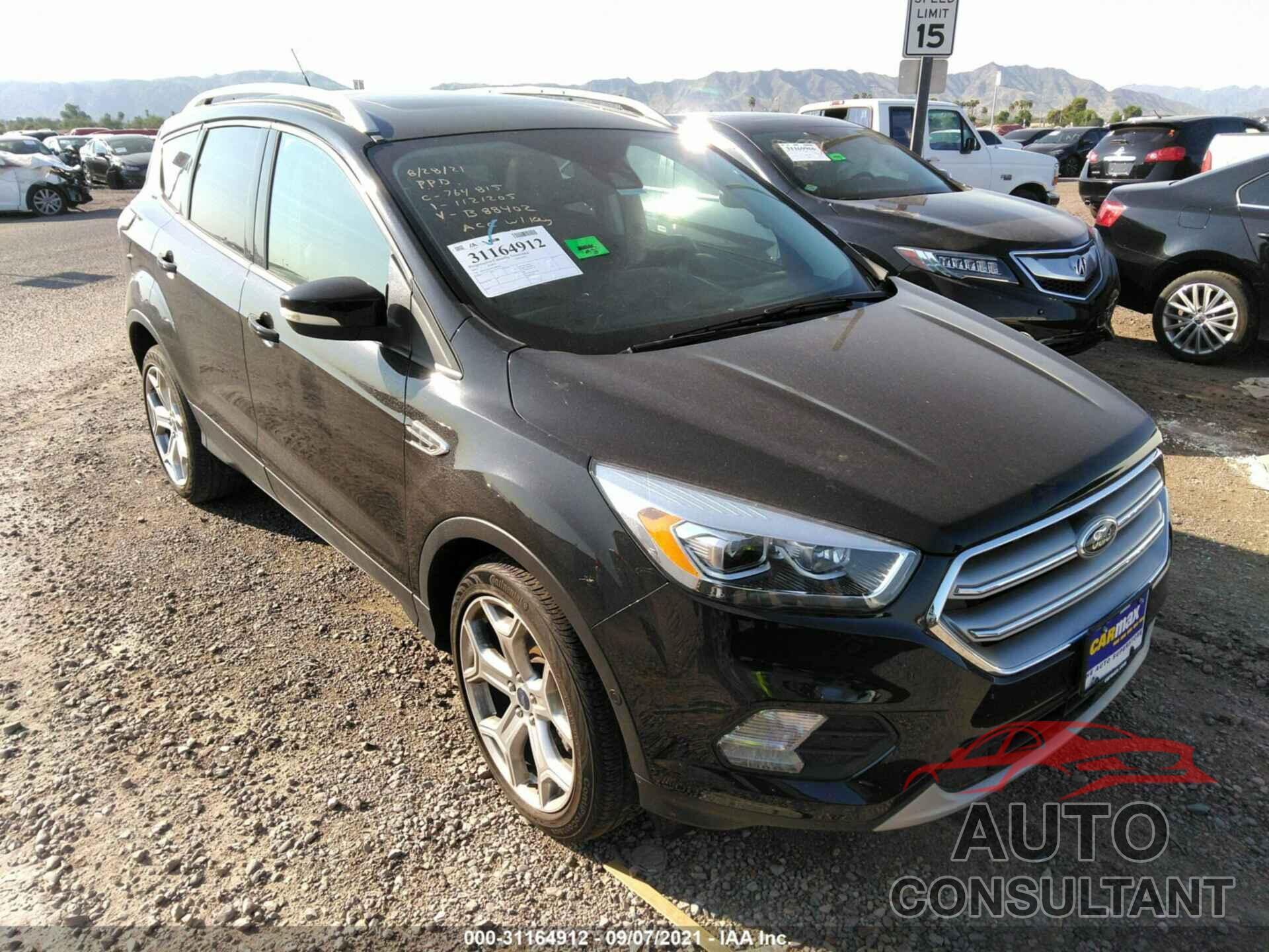 FORD ESCAPE 2017 - 1FMCU0J95HUB88402