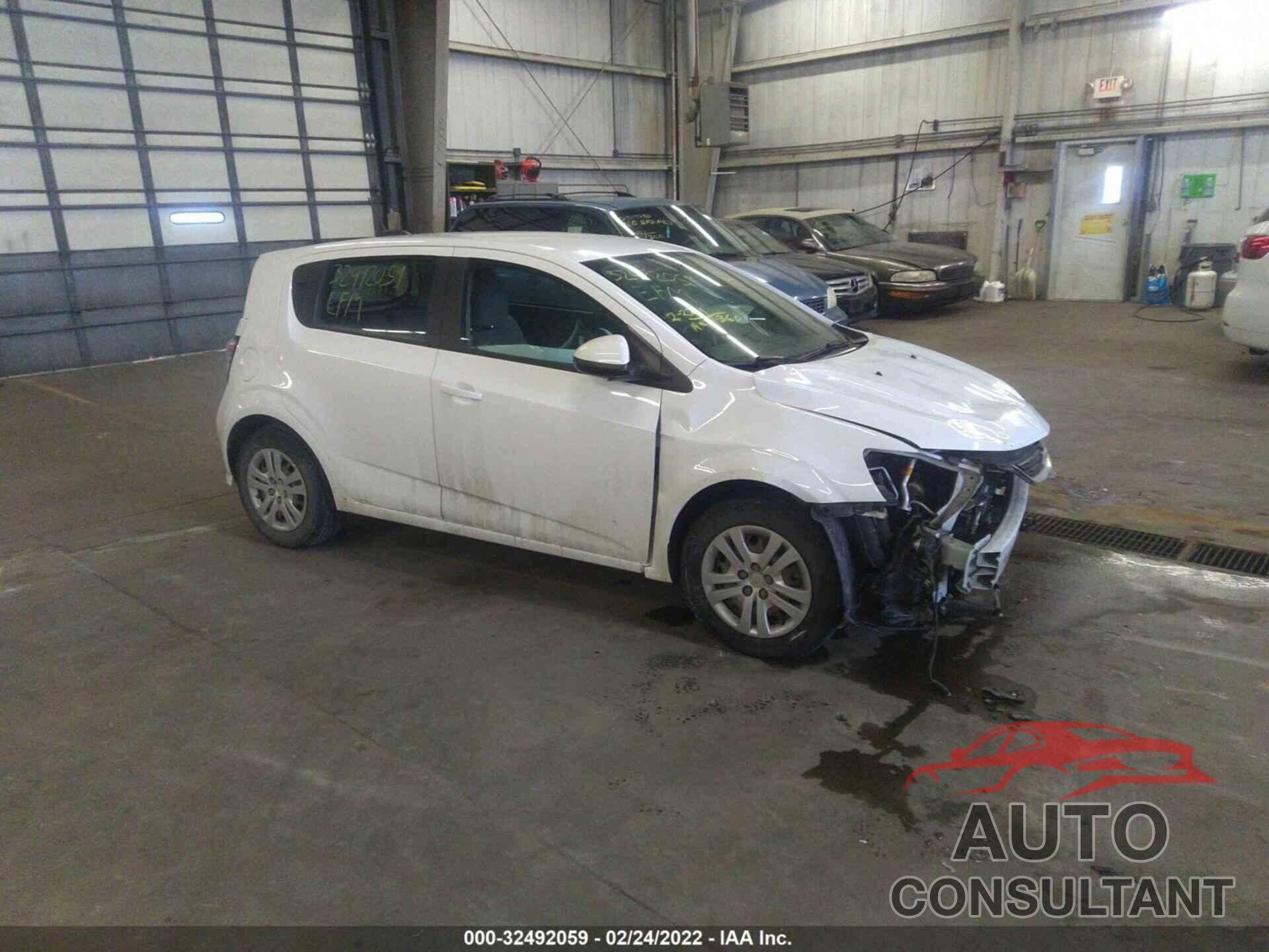 CHEVROLET SONIC 2017 - 1G1JG6SH0H4169616