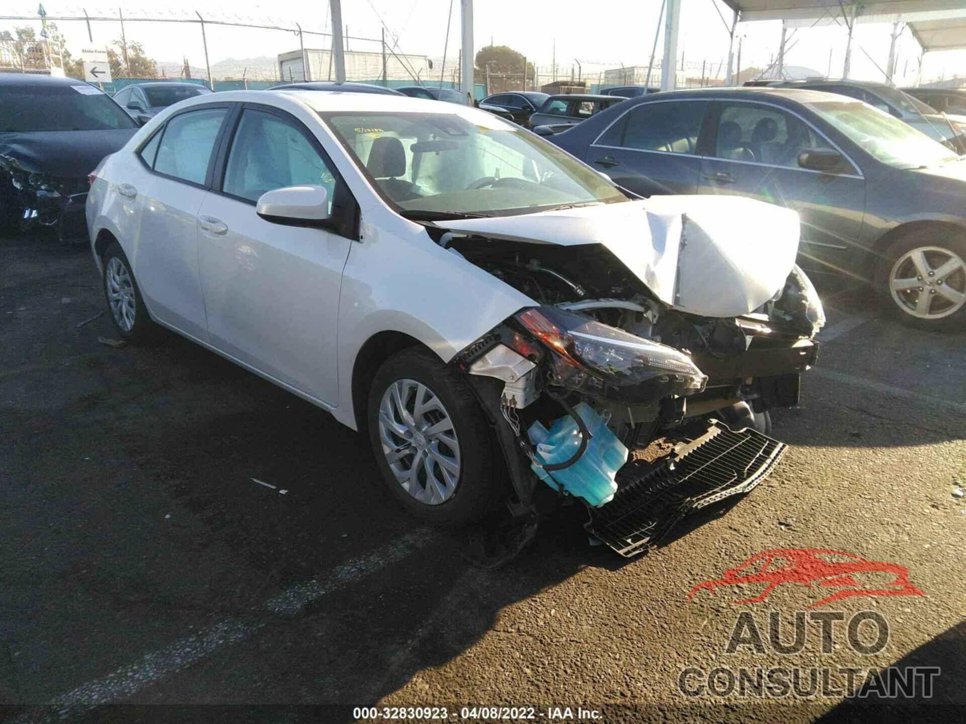 TOYOTA COROLLA 2018 - 5YFBURHE0JP793969
