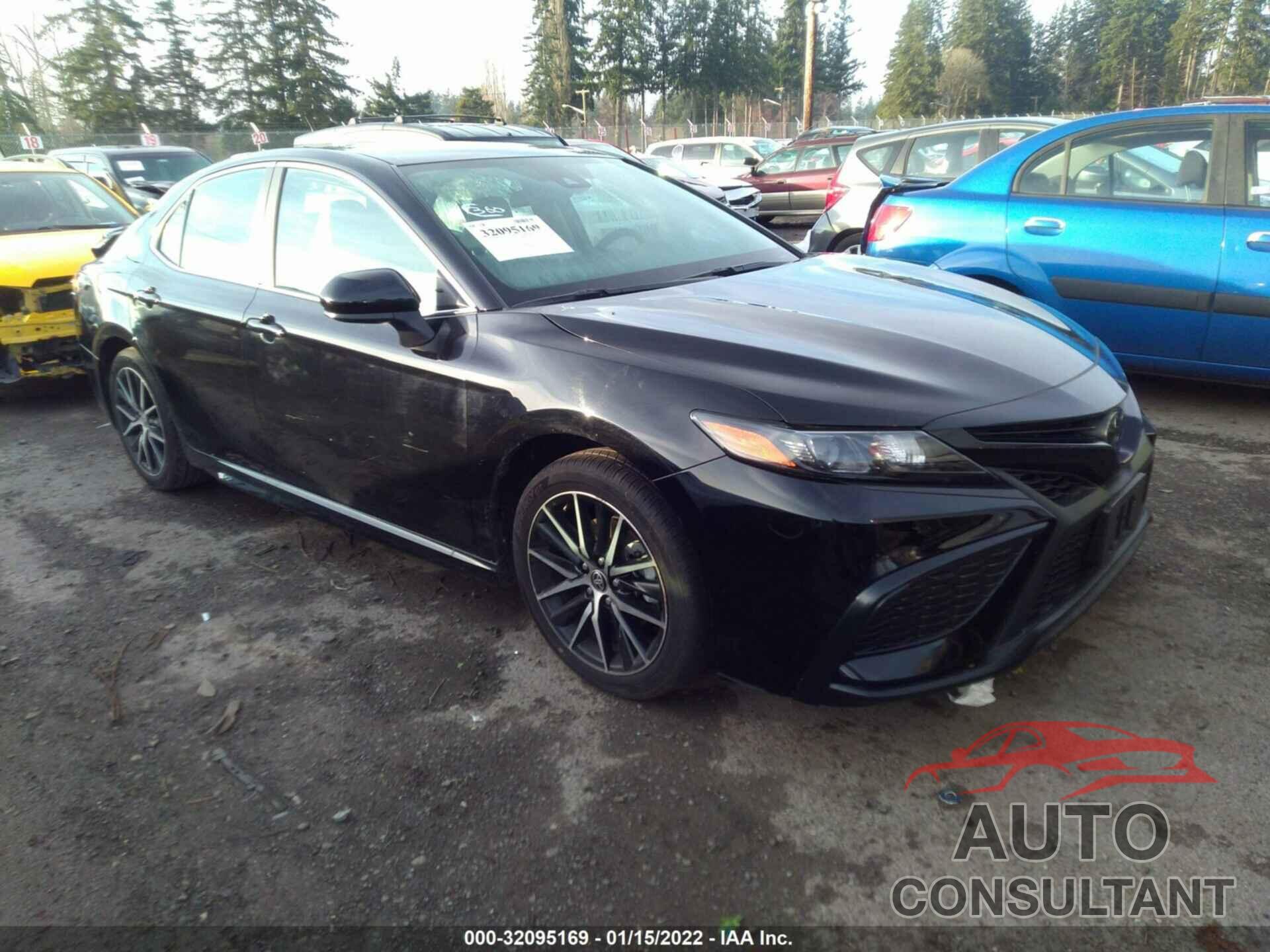TOYOTA CAMRY 2021 - 4T1G11AKXMU429528