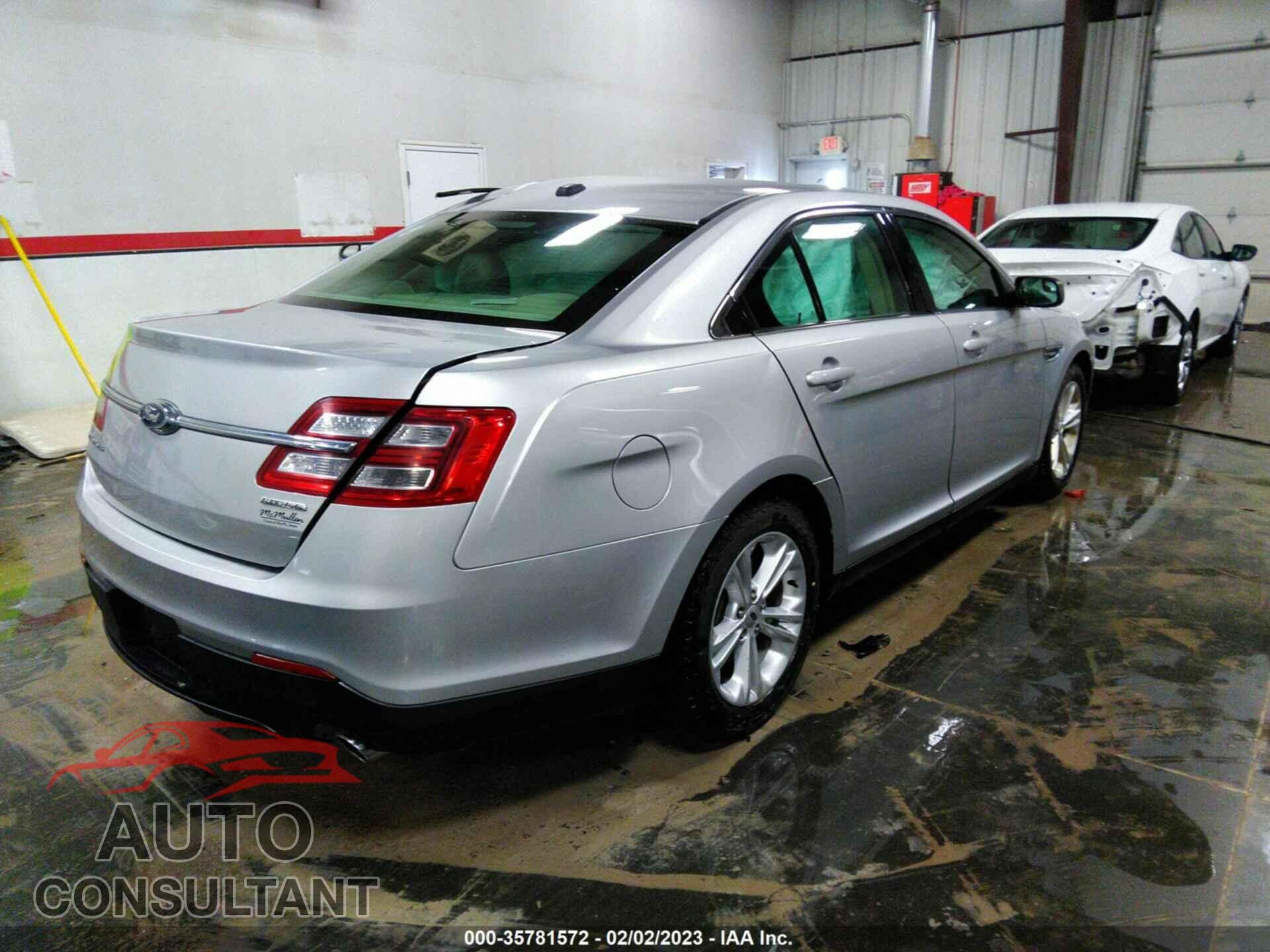 FORD TAURUS 2015 - 1FAHP2D82FG179982