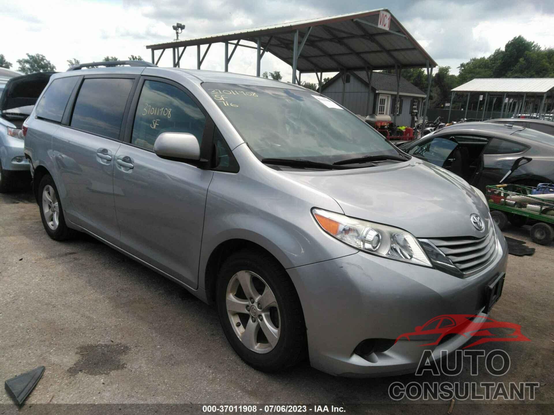 TOYOTA SIENNA 2017 - 5TDKZ3DC4HS853014