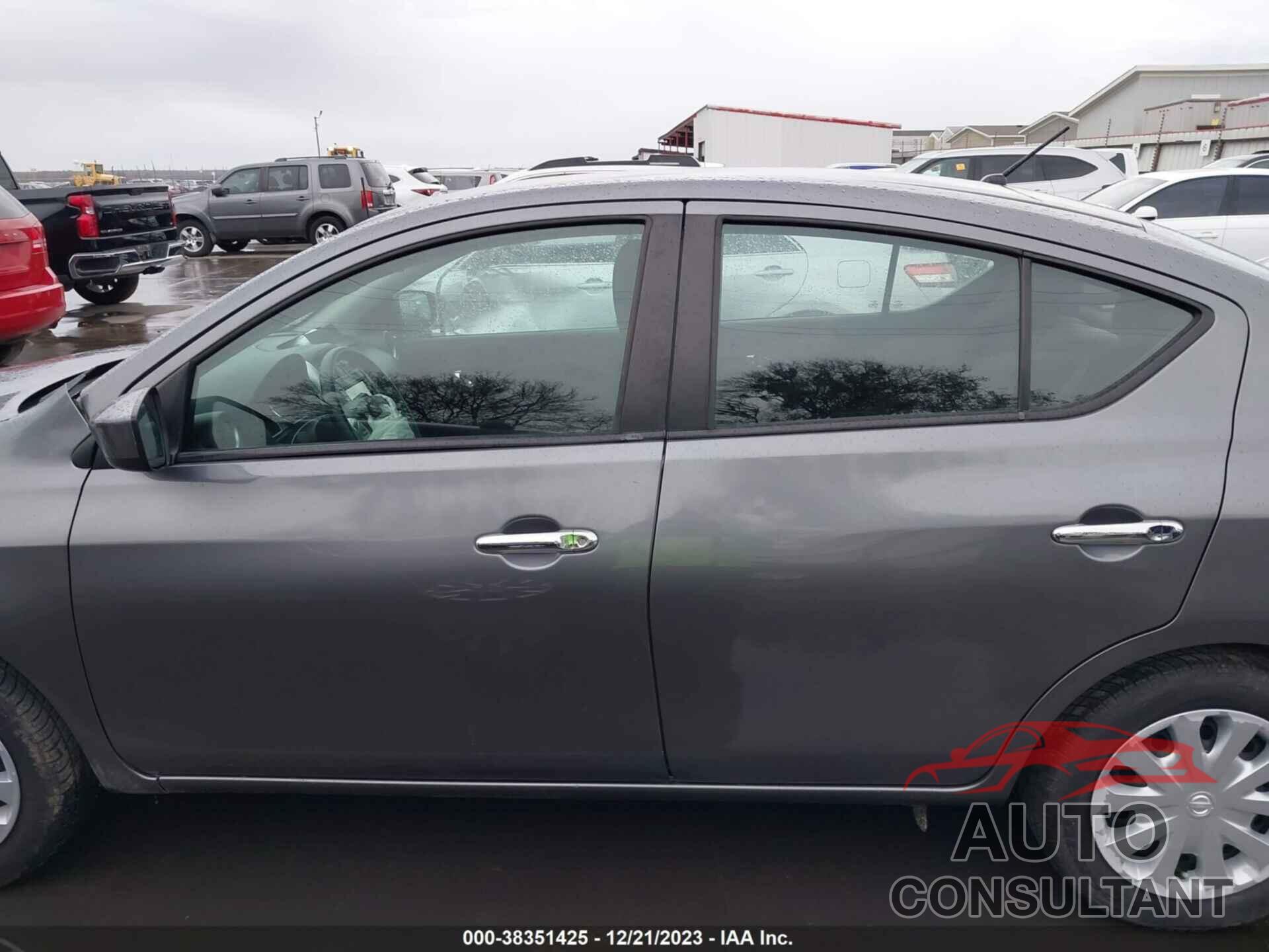 NISSAN VERSA 2019 - 3N1CN7AP6KL847102