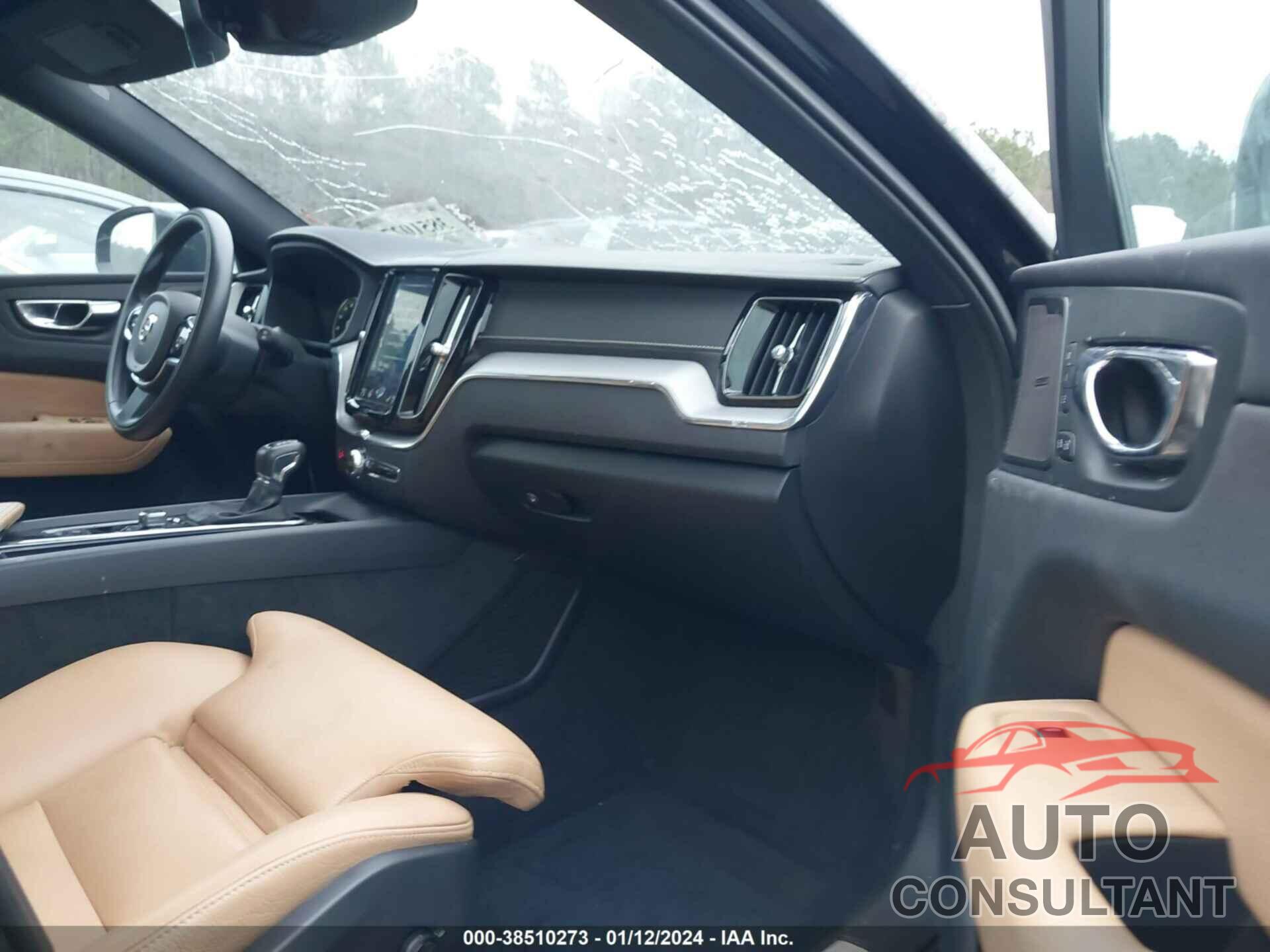 VOLVO XC60 2019 - LYV102RL4KB368426