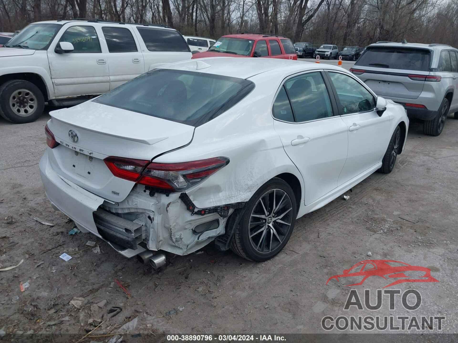 TOYOTA CAMRY 2022 - 4T1G11AK5NU636037