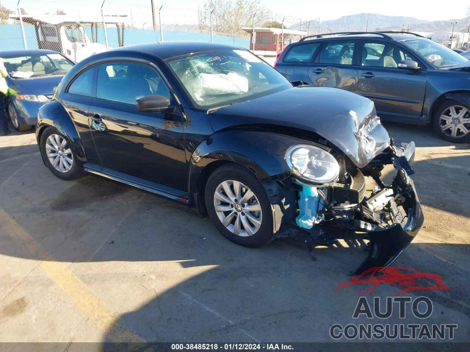 VOLKSWAGEN BEETLE 2017 - 3VWF17AT6HM613559