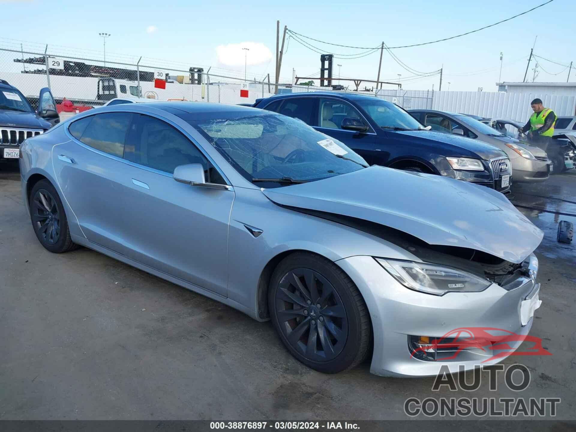 TESLA MODEL S 2018 - 5YJSA1E20JF282598