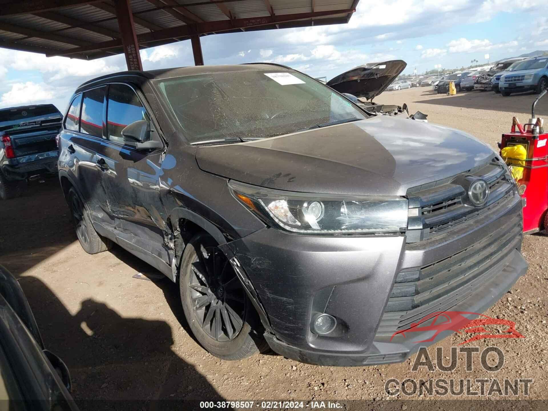 TOYOTA HIGHLANDER 2019 - 5TDKZRFH7KS322831