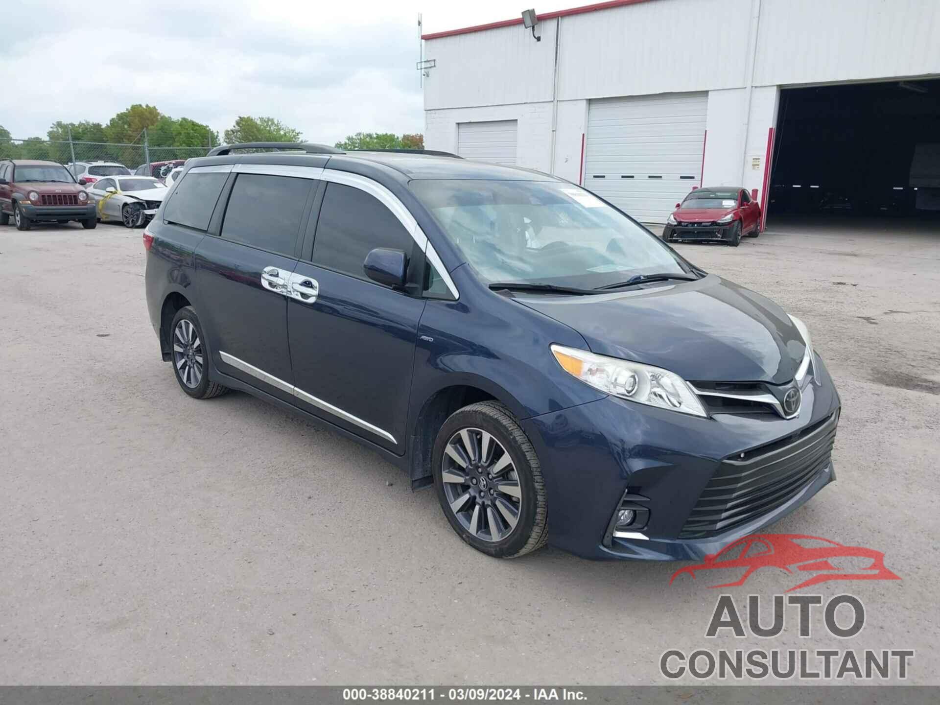 TOYOTA SIENNA 2018 - 5TDJZ3DC9JS205959