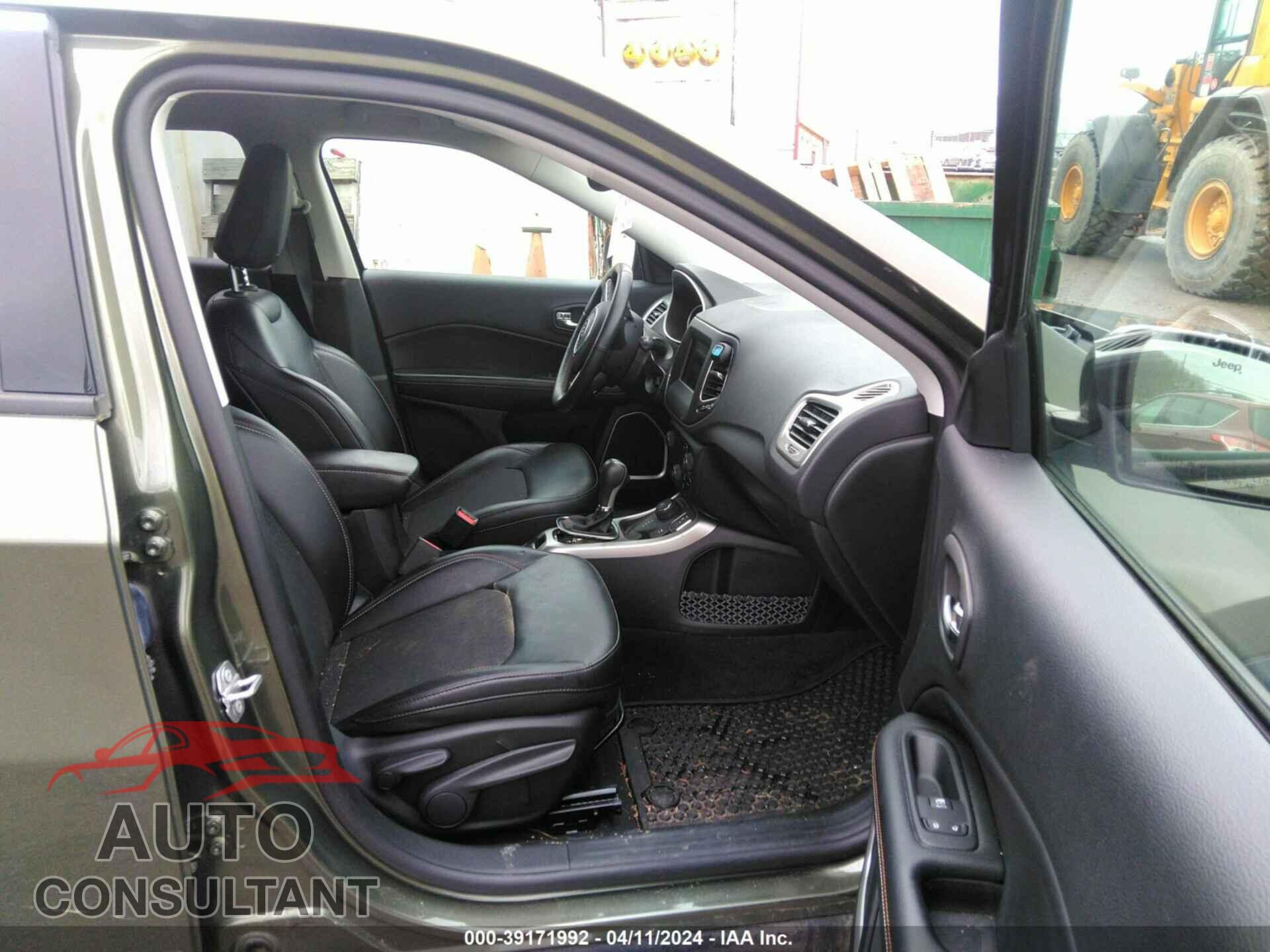 JEEP COMPASS 2019 - 3C4NJDBBXKT724079