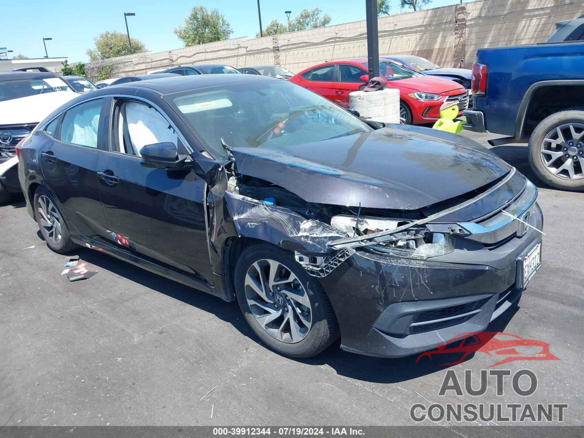 HONDA CIVIC 2018 - 2HGFC2F76JH536337