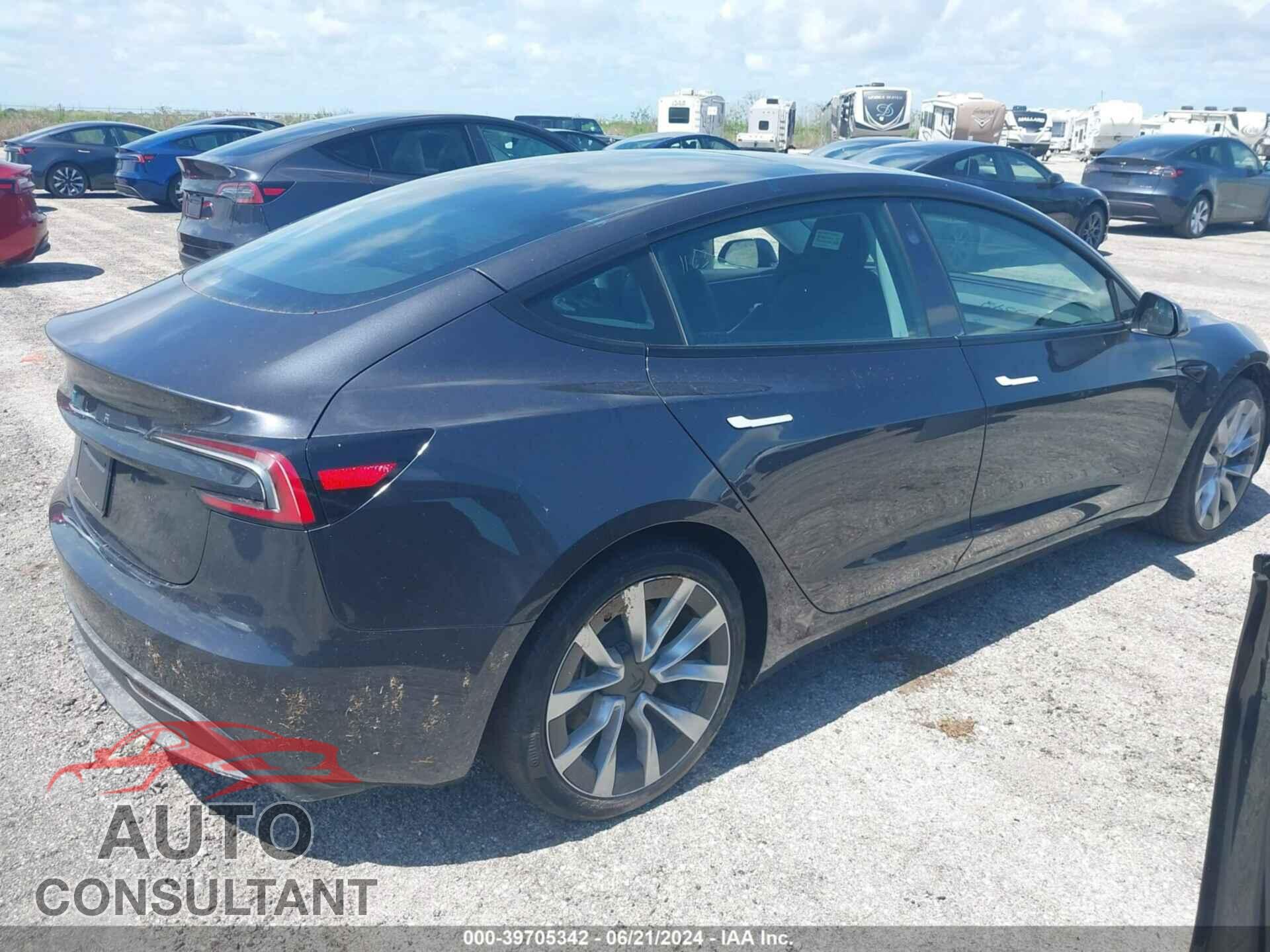TESLA MODEL 3 2024 - 5YJ3E1EA4RF752059
