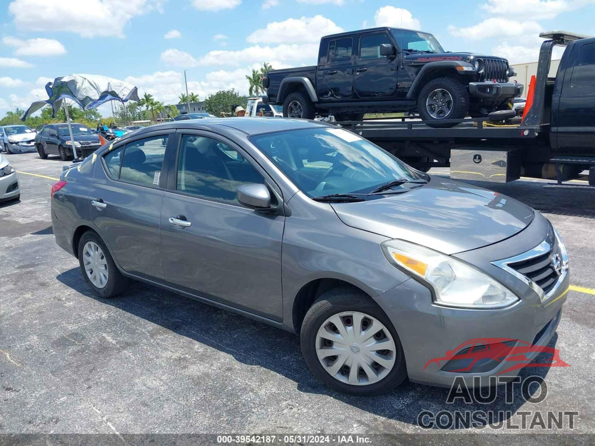 NISSAN VERSA 2017 - 3N1CN7AP4HL886649