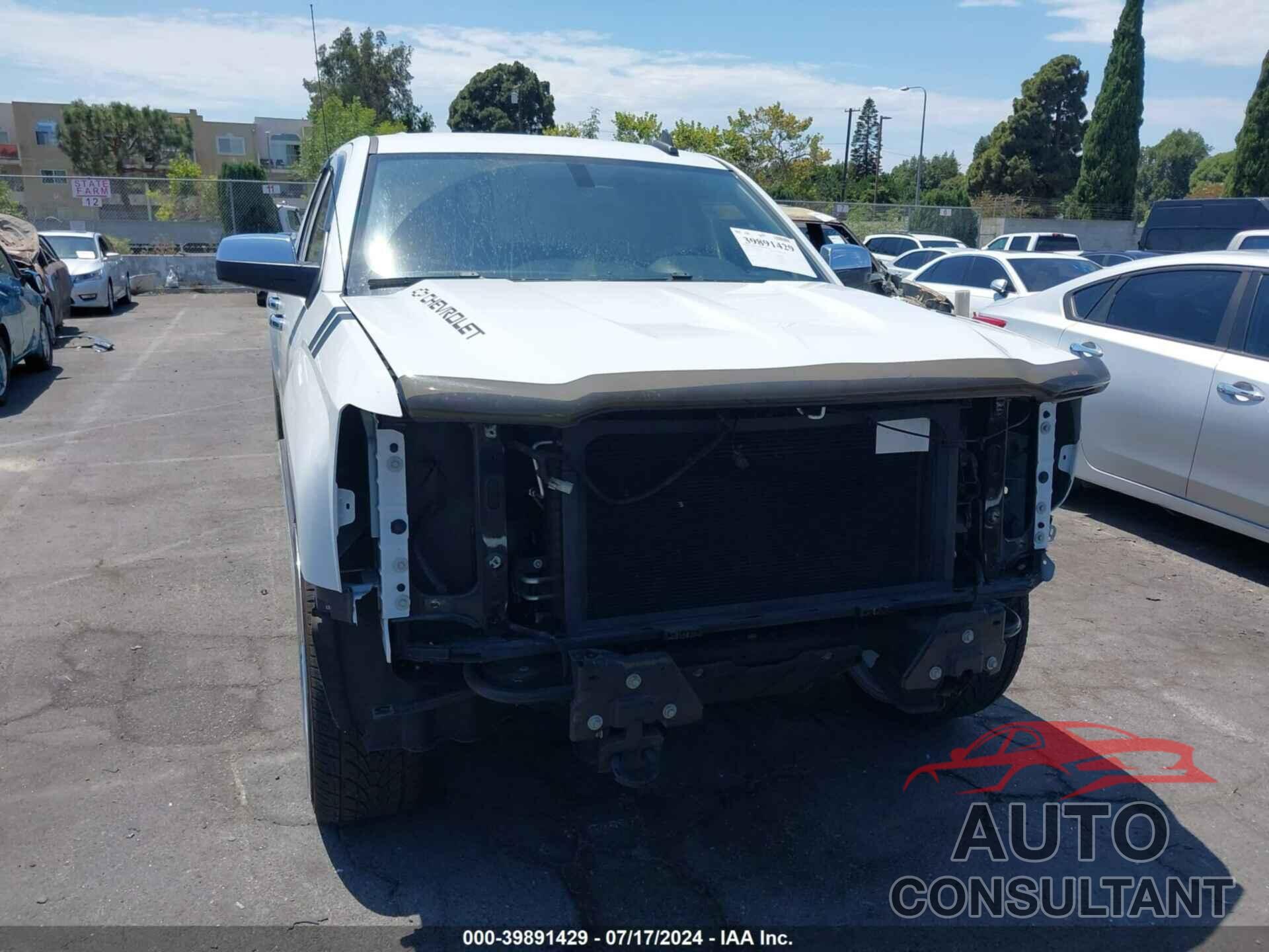 CHEVROLET SILVERADO 1500 2018 - 1GCRCPECXJZ366121