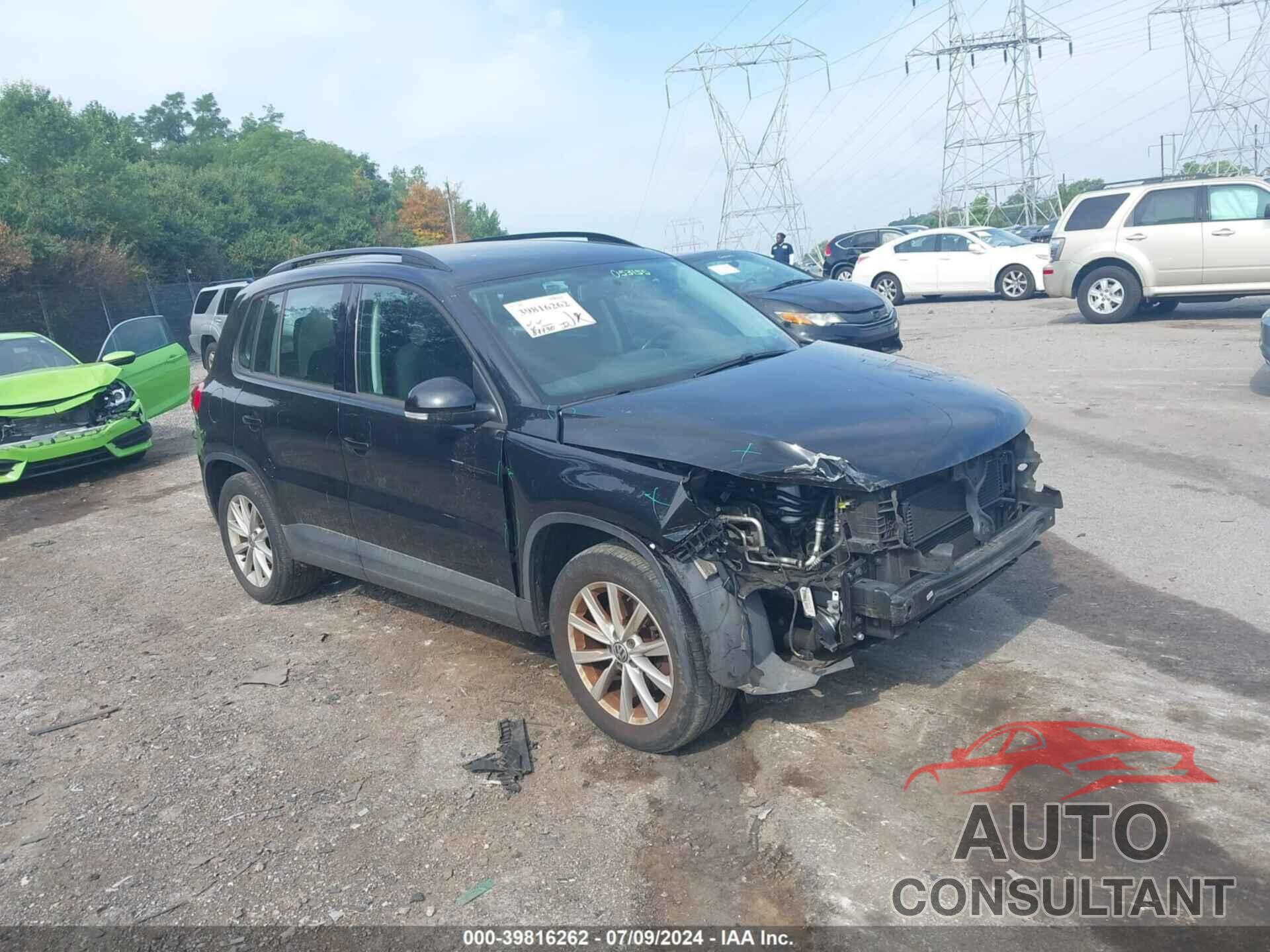 VOLKSWAGEN TIGUAN 2017 - WVGBV7AX3HK053155