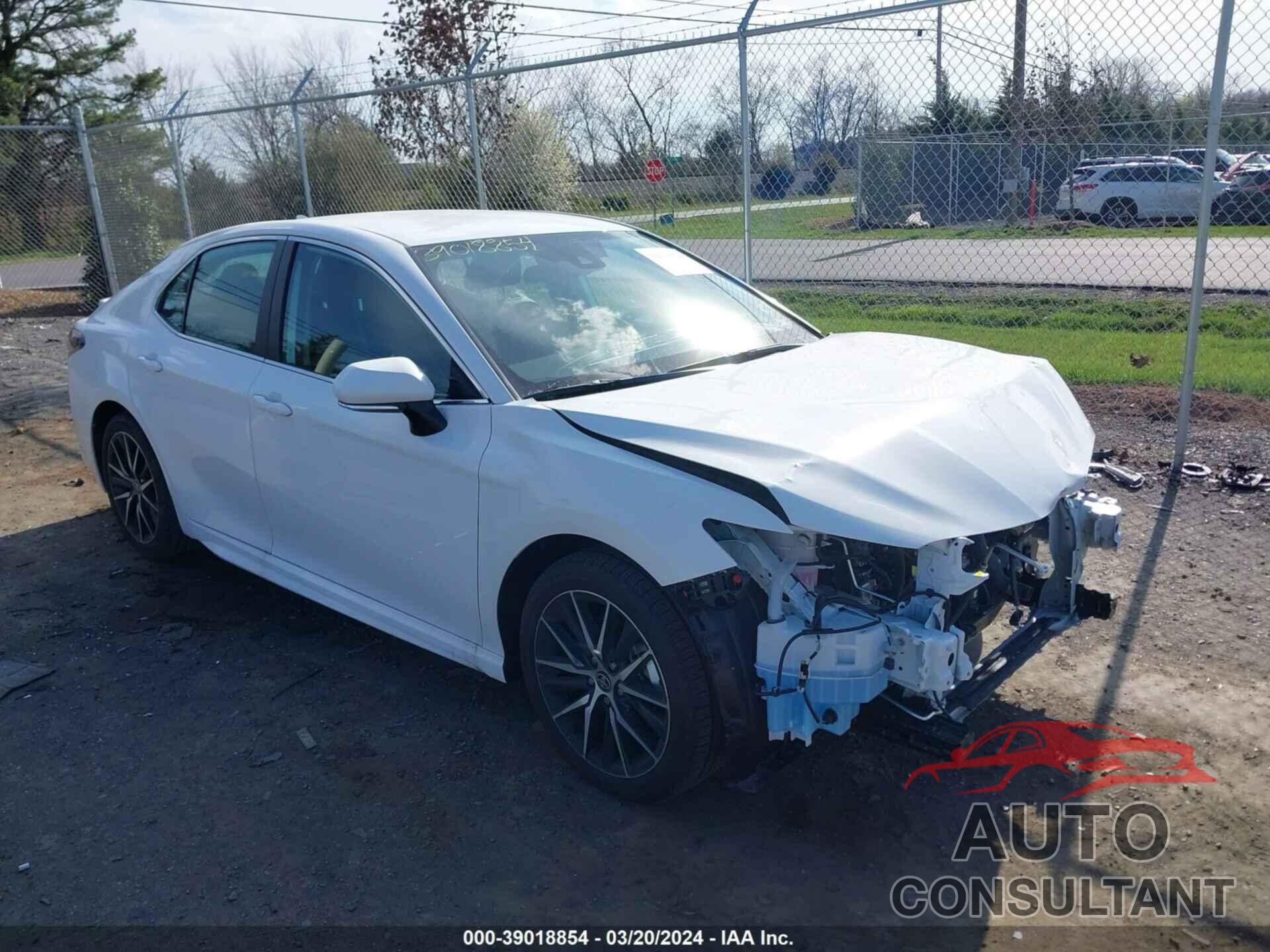 TOYOTA CAMRY 2023 - 4T1G11AK5PU794137