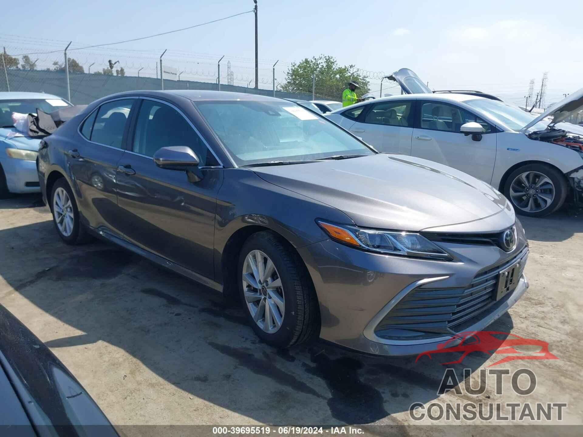 TOYOTA CAMRY 2023 - 4T1C11AK6PU722202