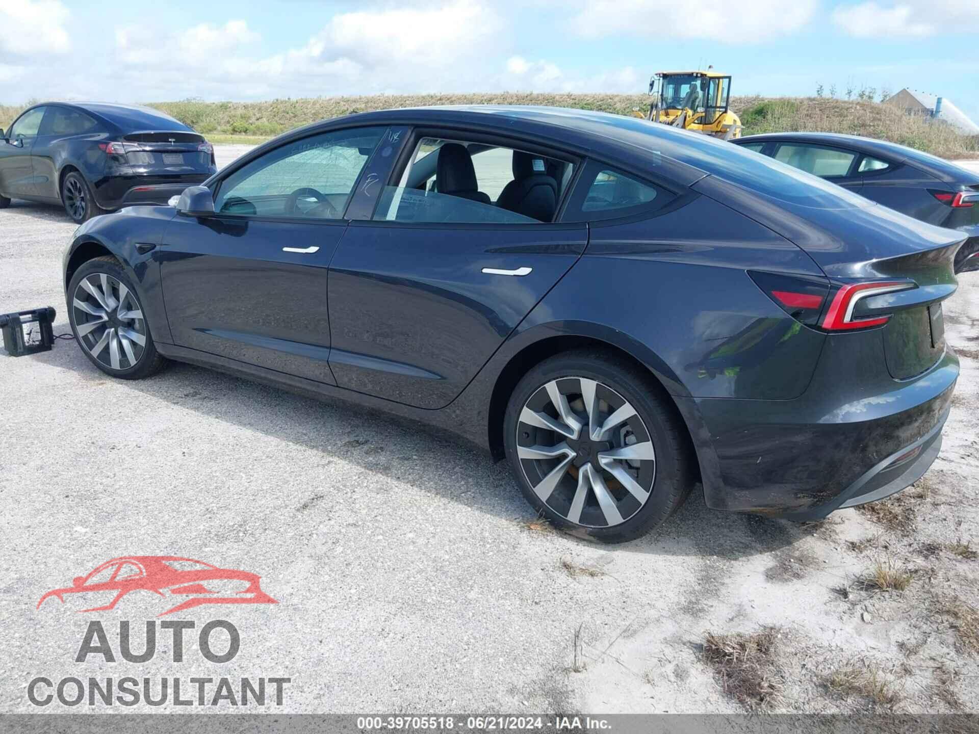 TESLA MODEL 3 2024 - 5YJ3E1EA7RF752752