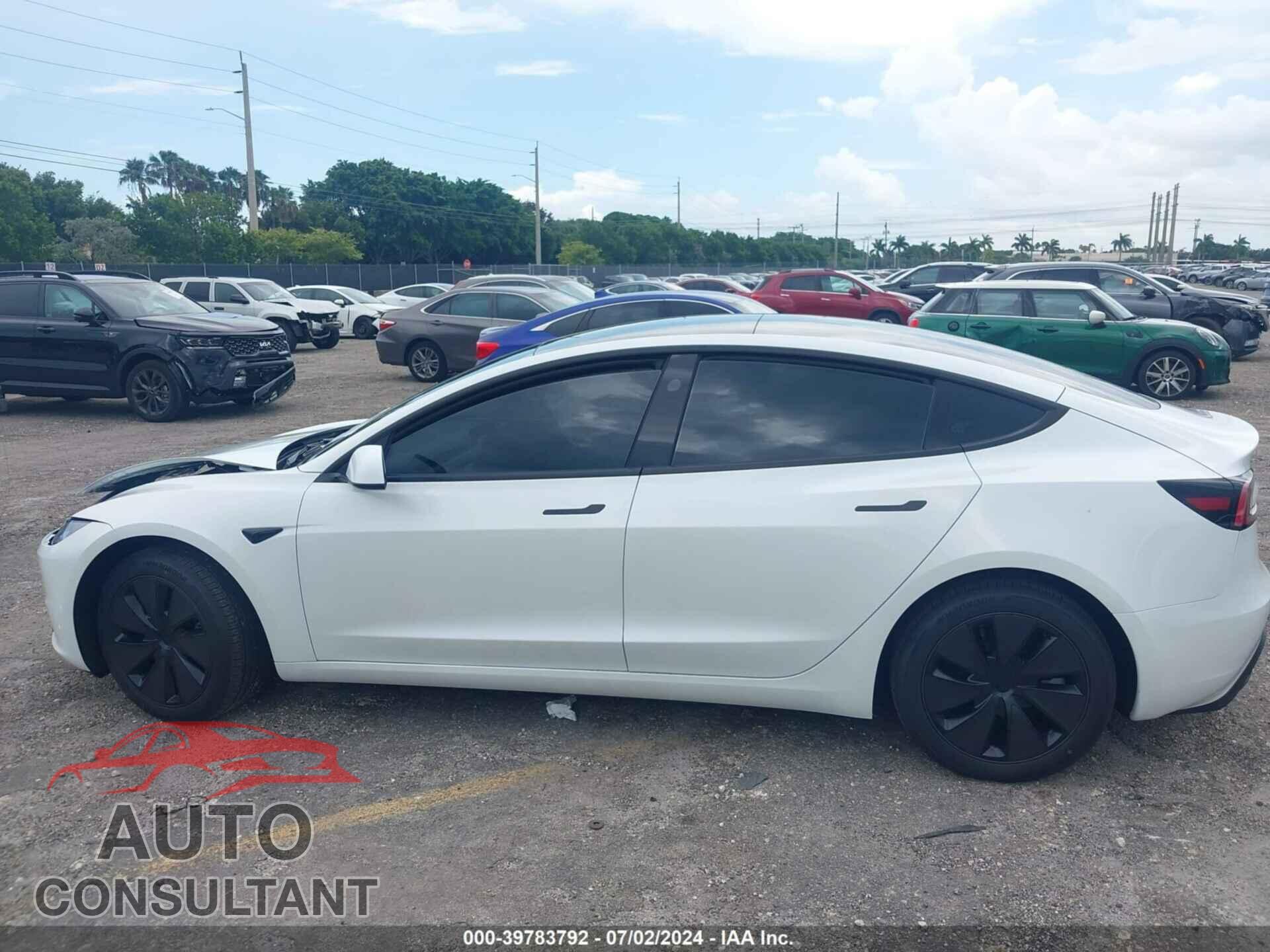 TESLA MODEL 3 2024 - 5YJ3E1EA1RF756831