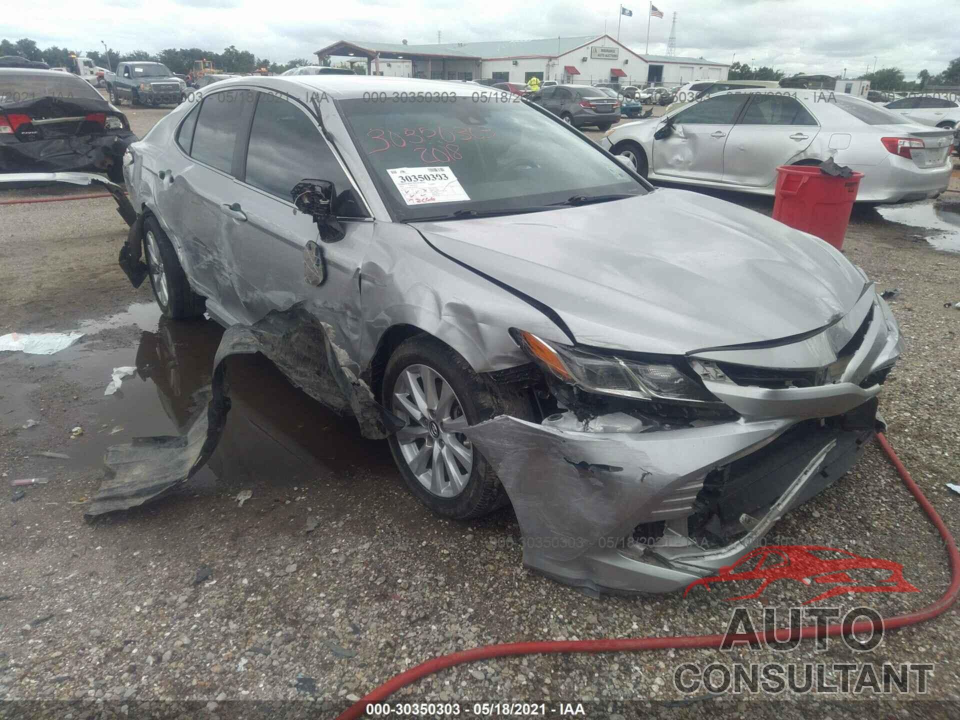 TOYOTA CAMRY 2018 - 4T1B11HK5JU065207