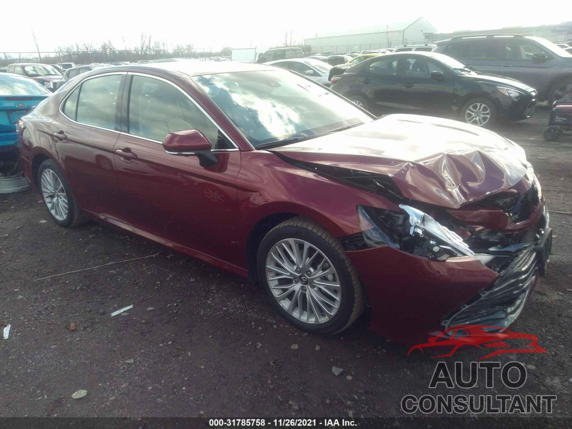 TOYOTA CAMRY 2018 - 4T1B11HK9JU514632