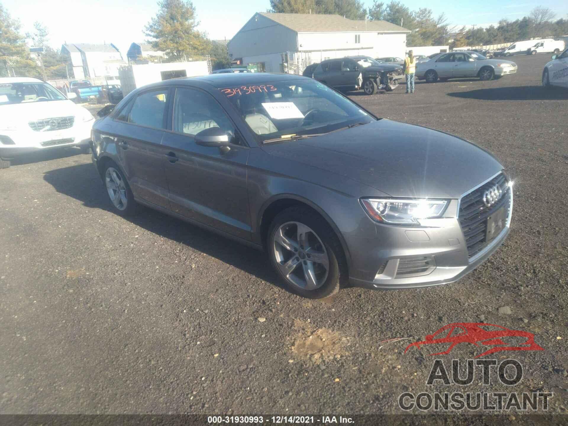 AUDI A3 SEDAN 2018 - WAUAUGFF8J1082324