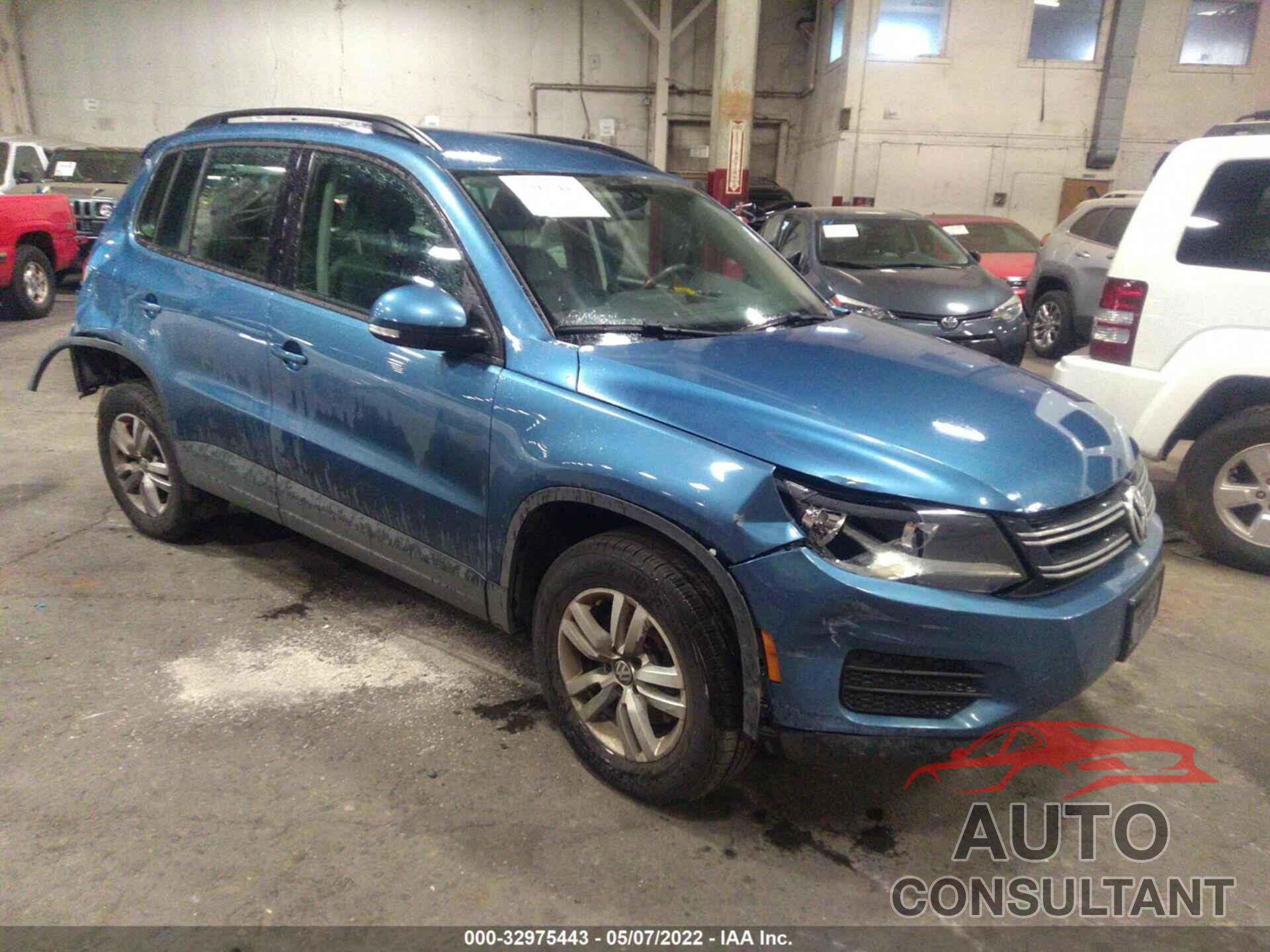 VOLKSWAGEN TIGUAN 2017 - WVGBV7AXXHK014935