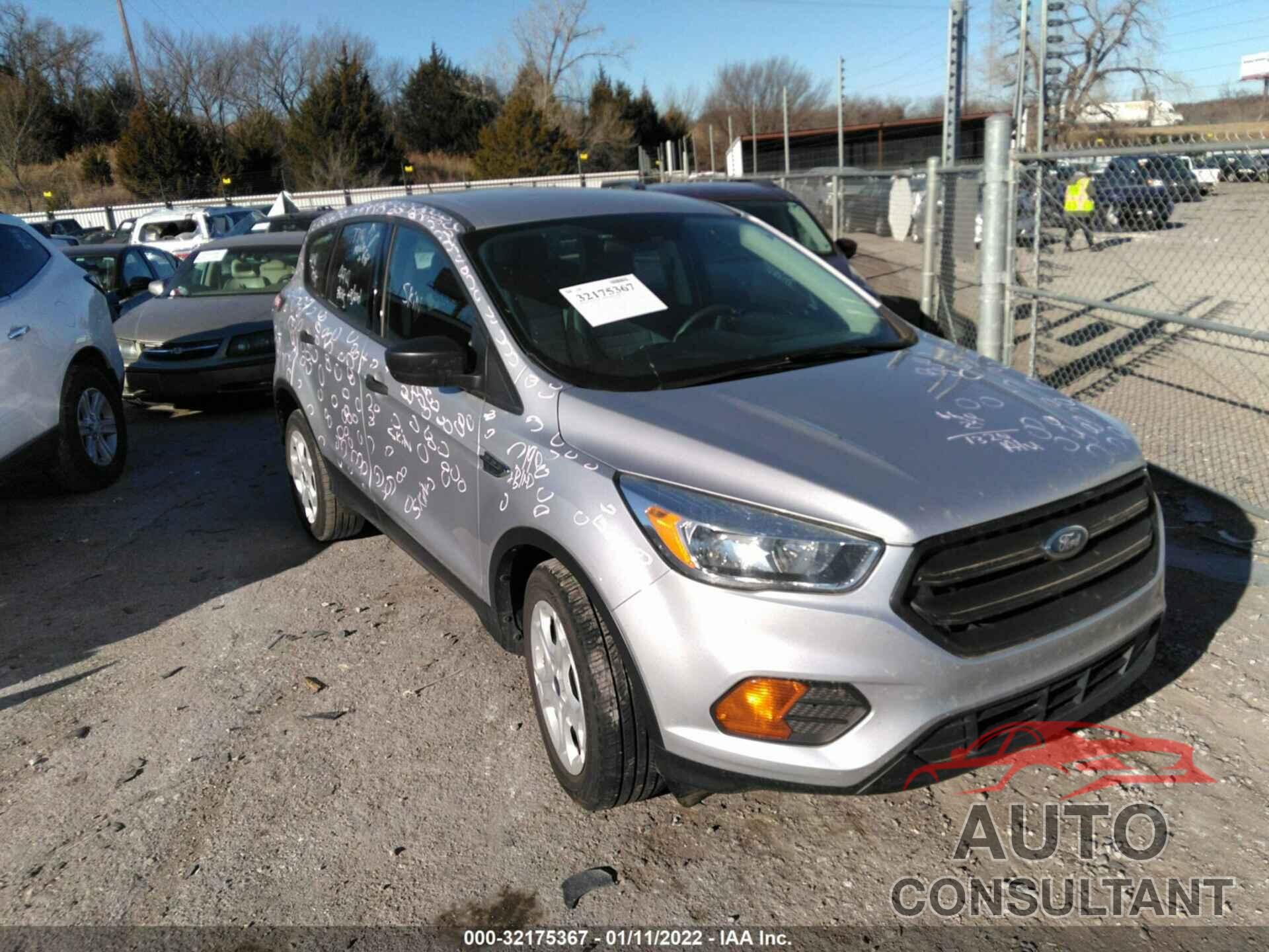 FORD ESCAPE 2017 - 1FMCU0F73HUA51806