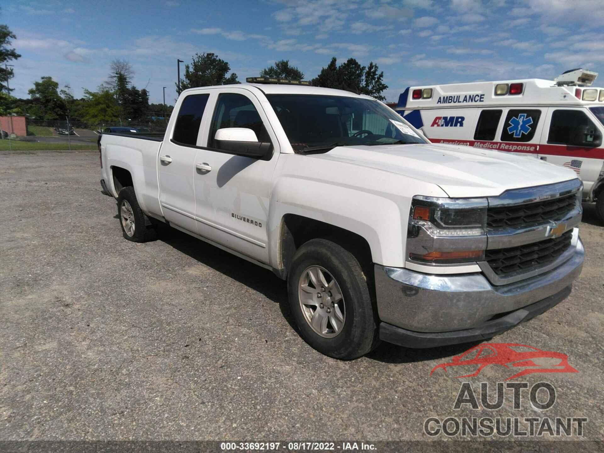 CHEVROLET SILVERADO 1500 2018 - 1GCRCREC4JZ151281