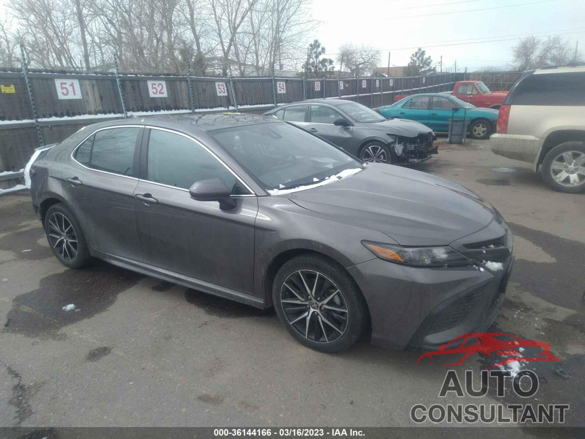 TOYOTA CAMRY 2021 - 4T1G11AK0MU585156