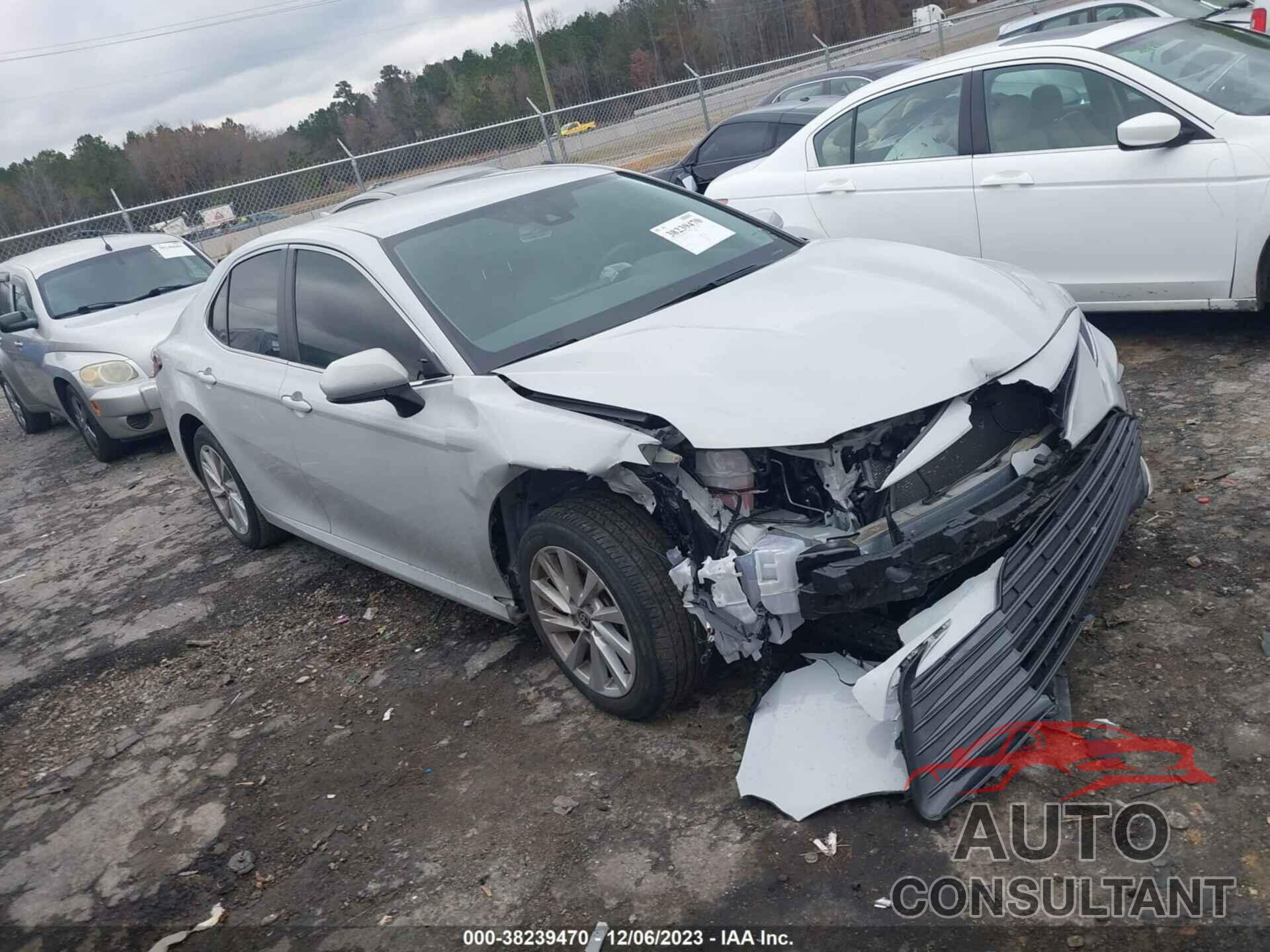 TOYOTA CAMRY 2022 - 4T1C11AK0NU028764