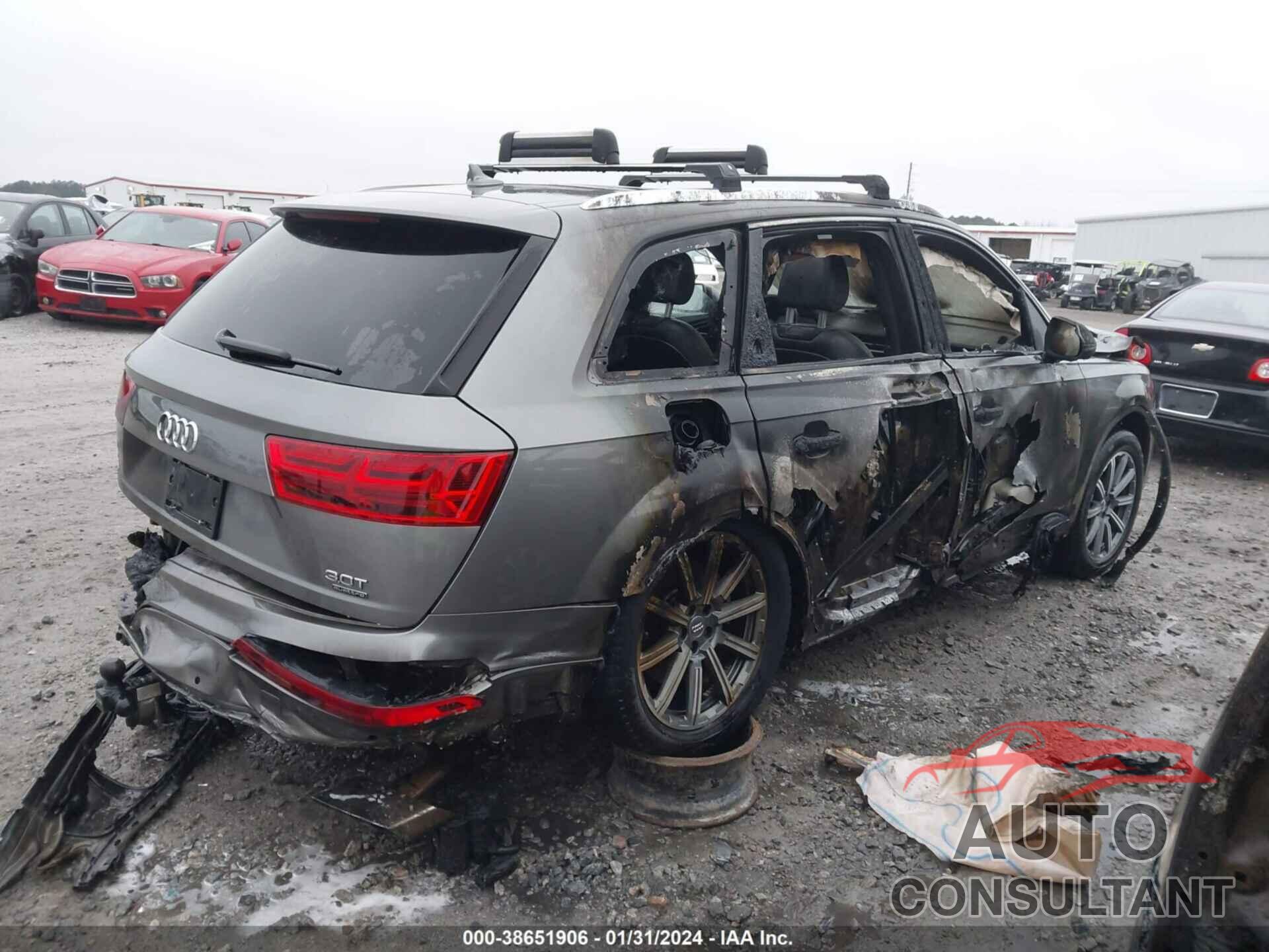 AUDI Q7 2017 - WA1LAAF70HD037813