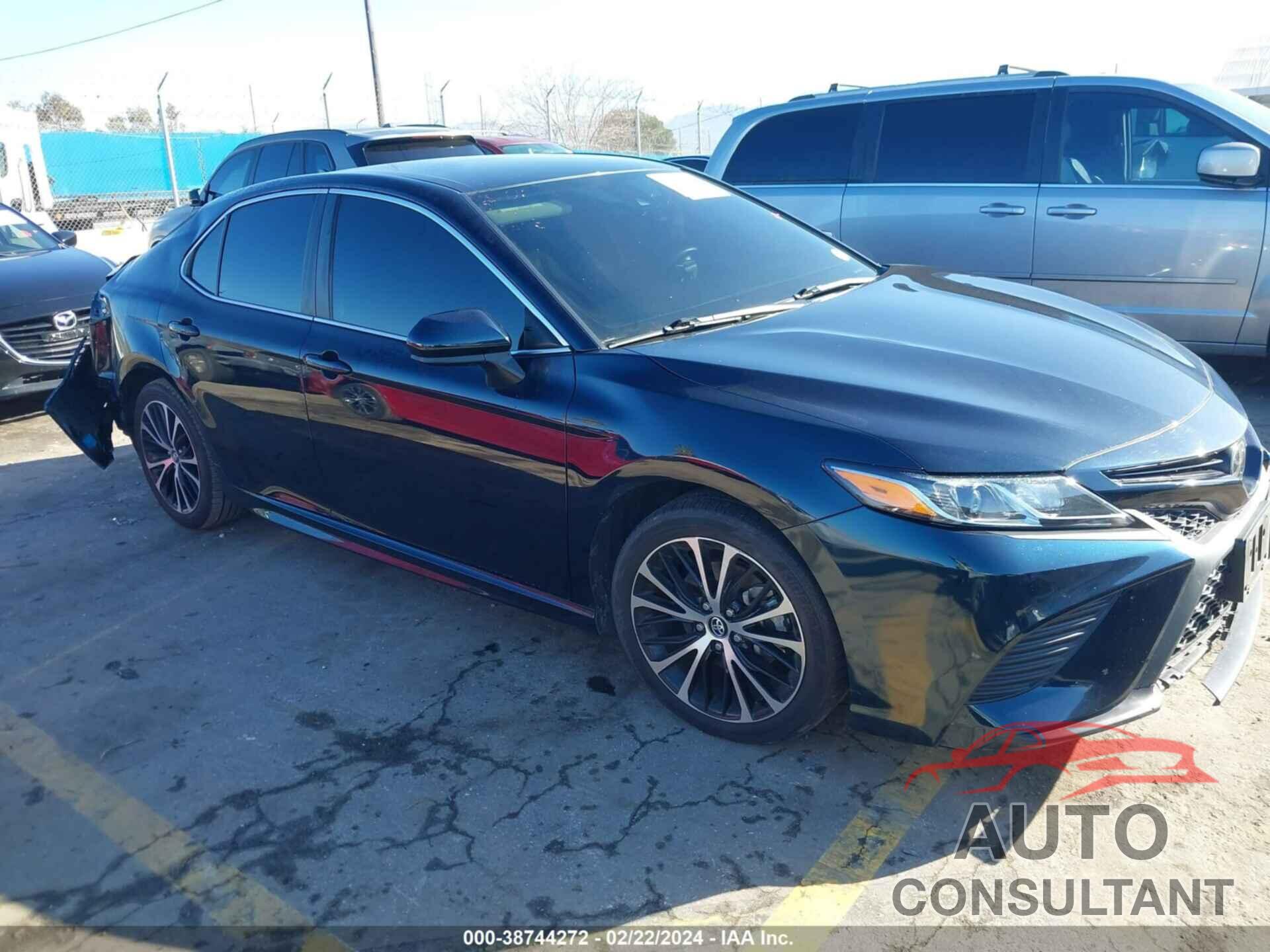 TOYOTA CAMRY 2020 - 4T1G11AK8LU870086