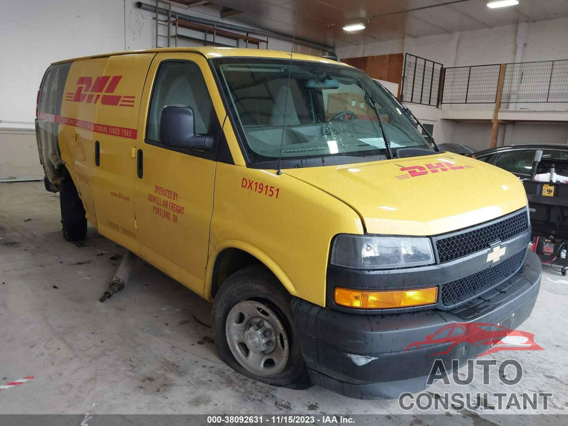 CHEVROLET EXPRESS 2500 2019 - 1GCWGAFP8K1245206