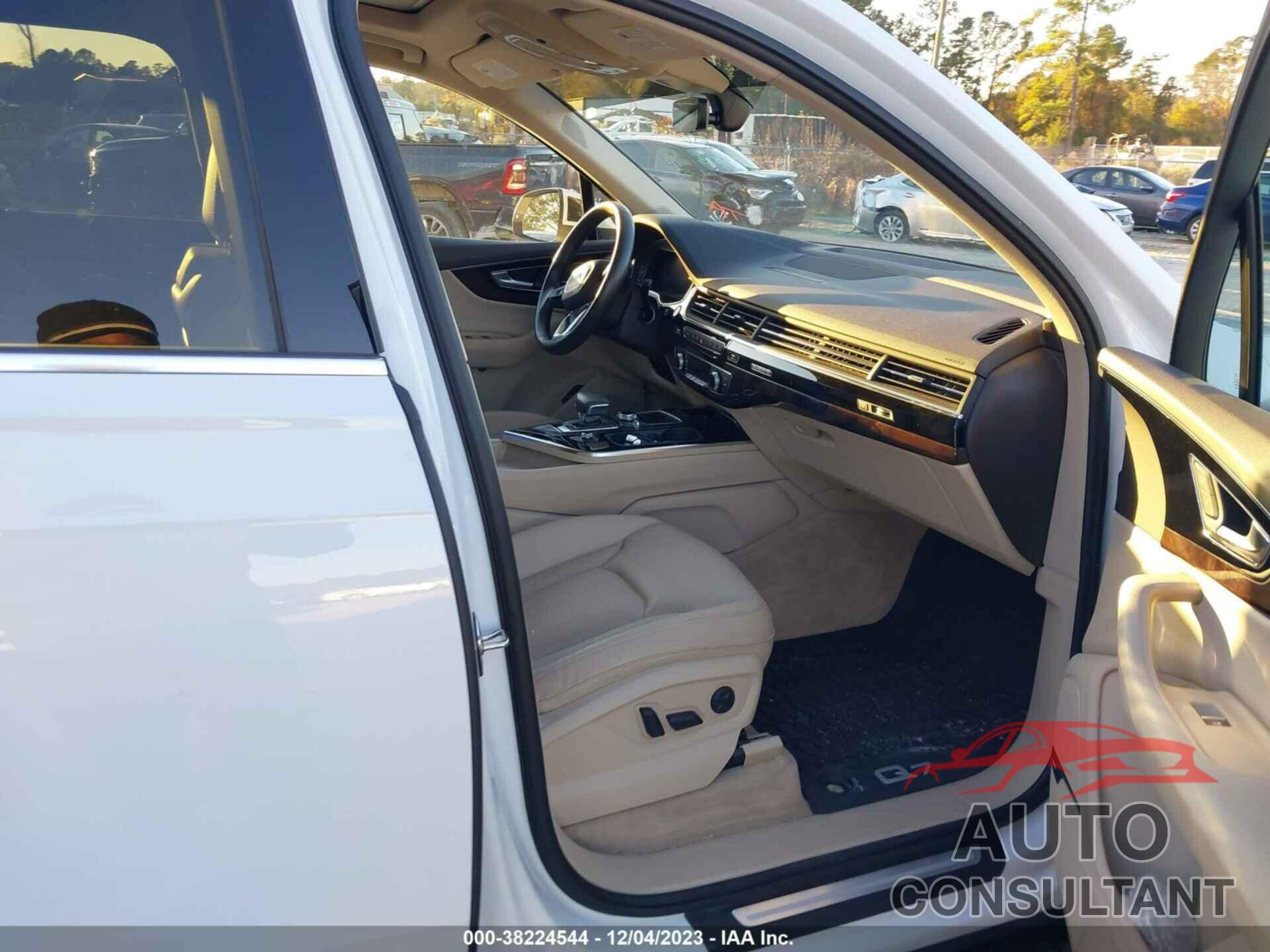 AUDI Q7 2019 - WA1LAAF71KD048388