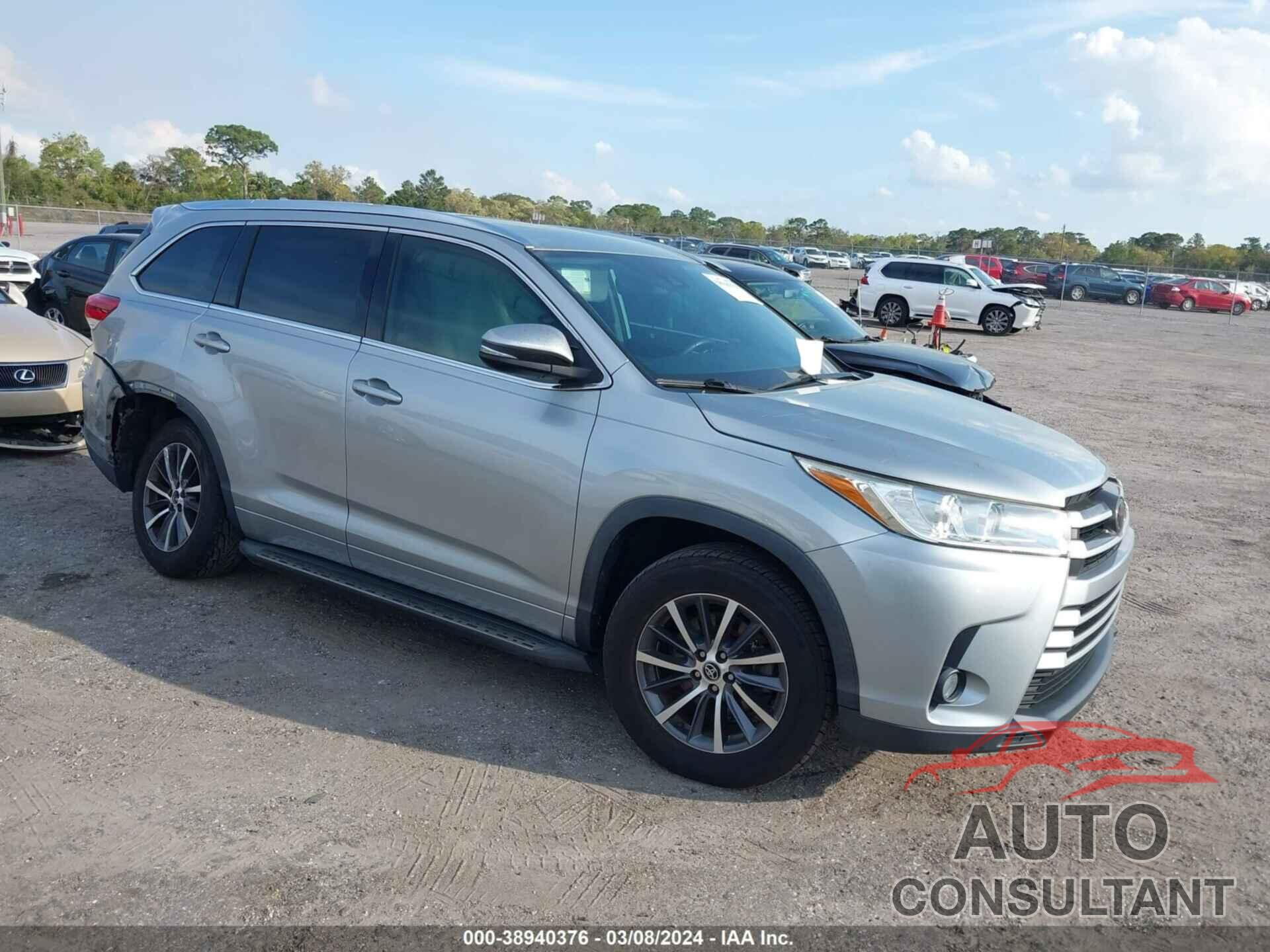 TOYOTA HIGHLANDER 2018 - 5TDKZRFH8JS535138