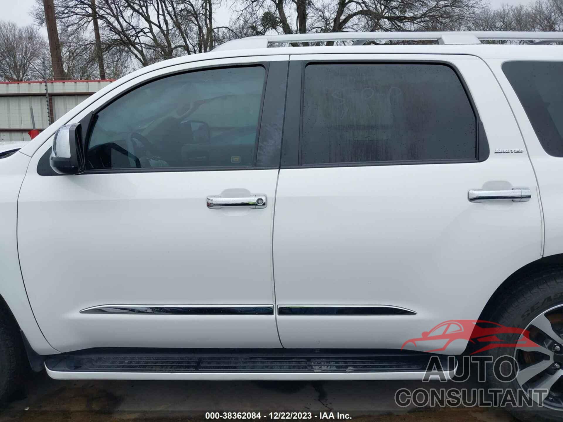 TOYOTA SEQUOIA 2018 - 5TDKY5G10JS071484