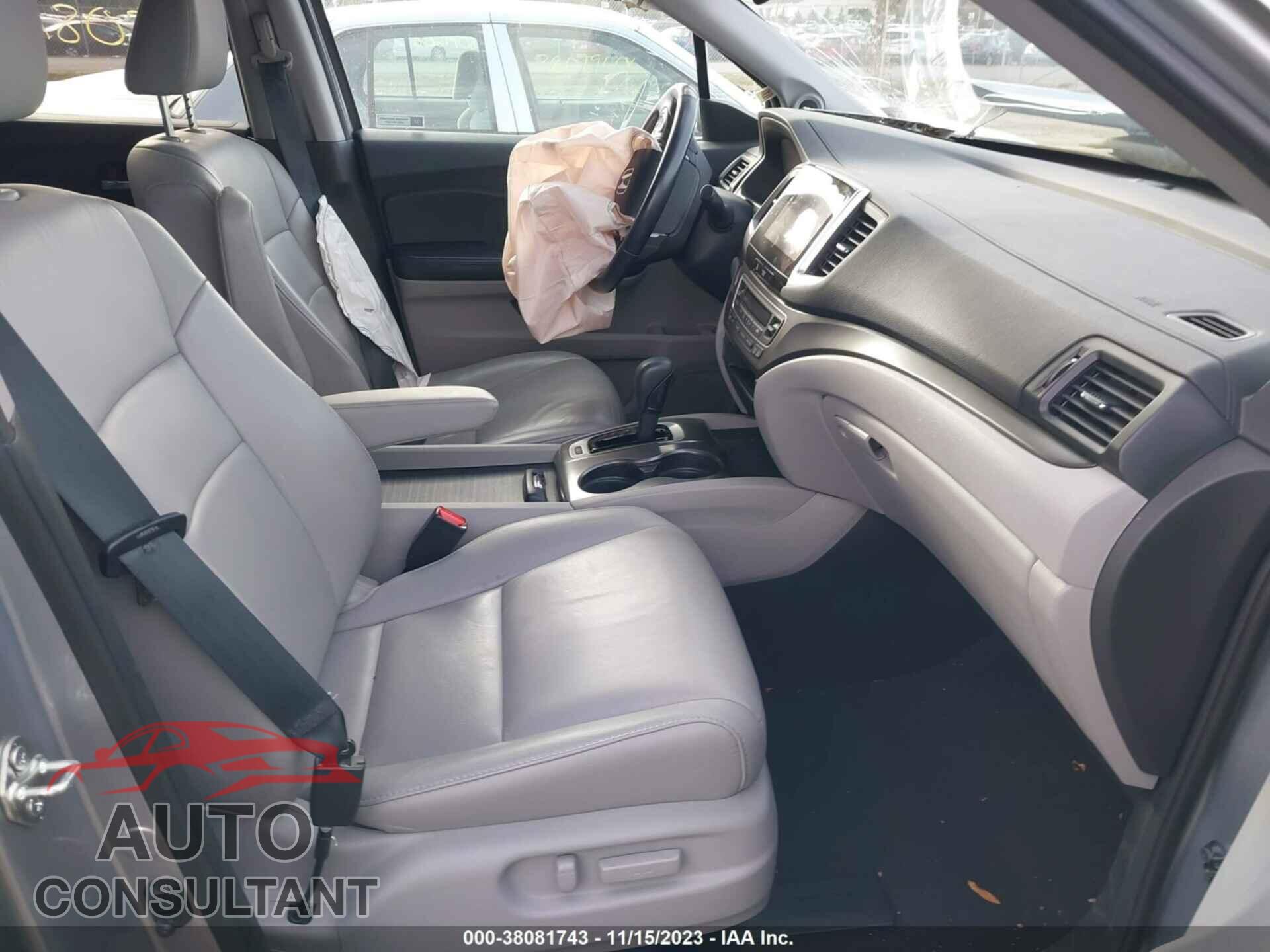 HONDA PILOT 2017 - 5FNYF6H51HB087778