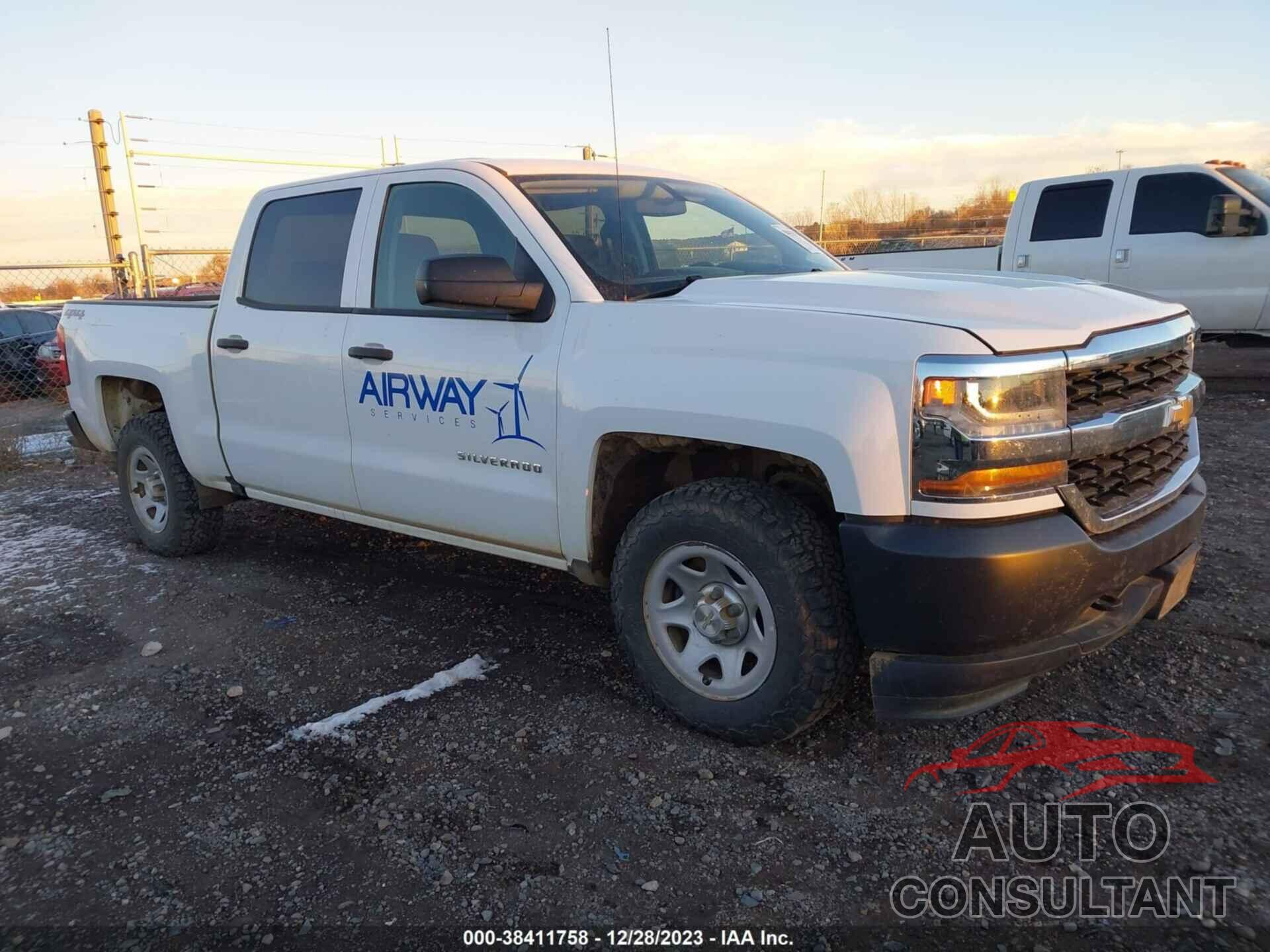 CHEVROLET SILVERADO 1500 2018 - 3GCUKNEC4JG330247