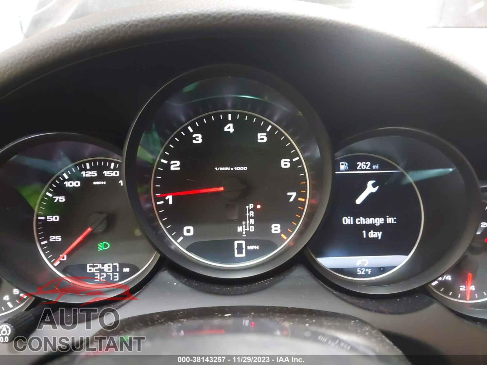 PORSCHE CAYENNE 2017 - WP1AA2A24HKA85484