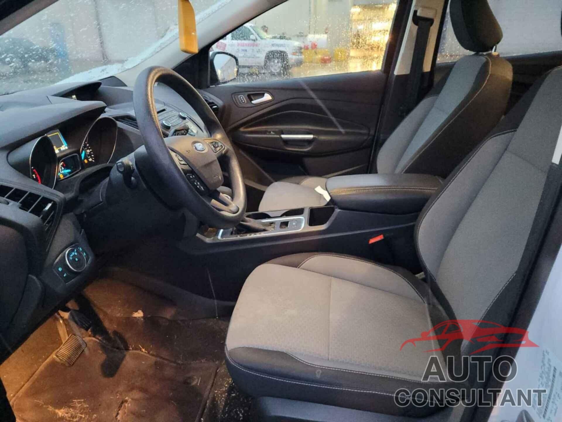 FORD ESCAPE 2018 - 1FMCU0GD9JUD28730