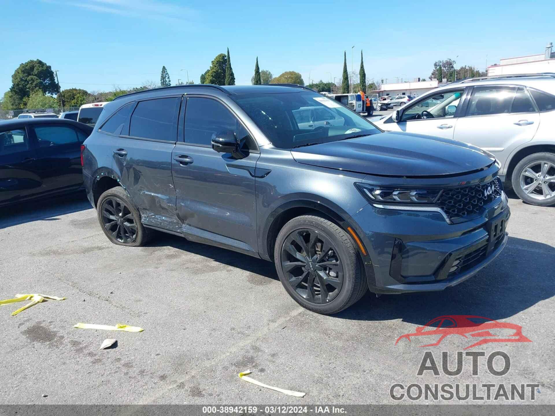 KIA SORENTO 2022 - 5XYRK4LF3NG136018