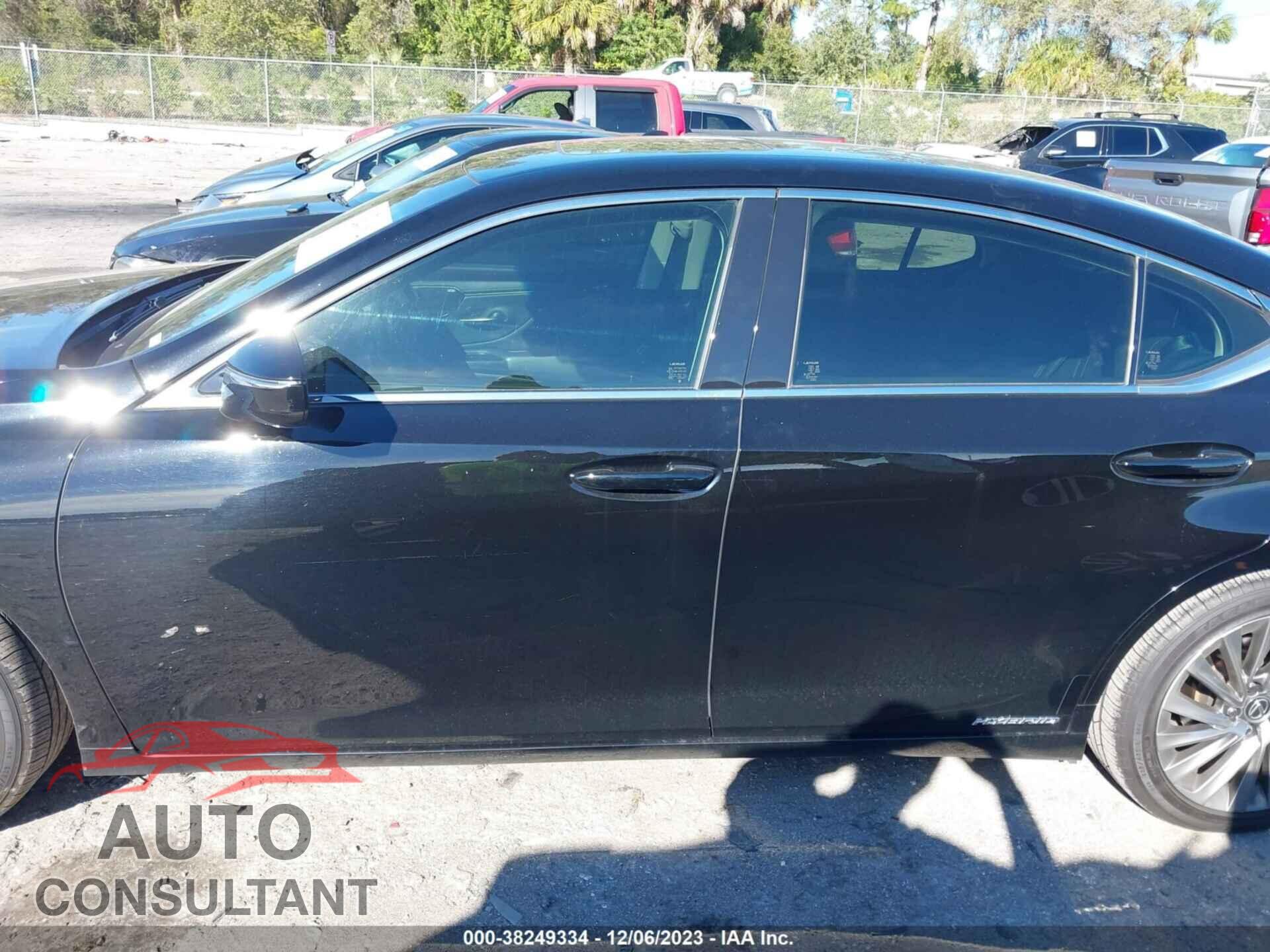 LEXUS ES 2019 - JTHB21B17K2002204
