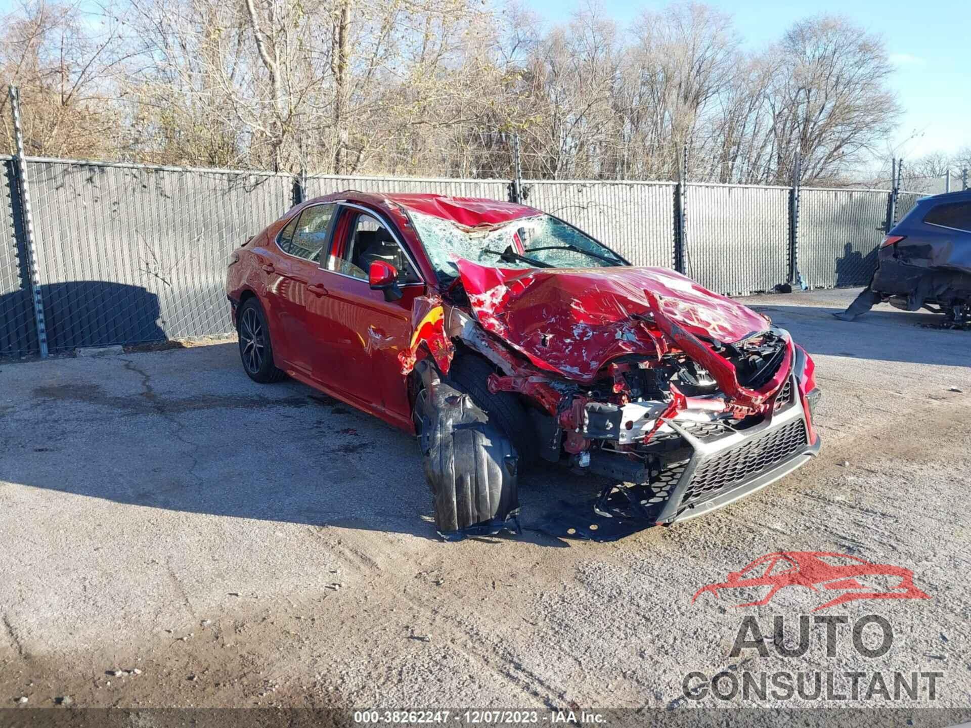 TOYOTA CAMRY 2021 - 4T1G11AK8MU476735
